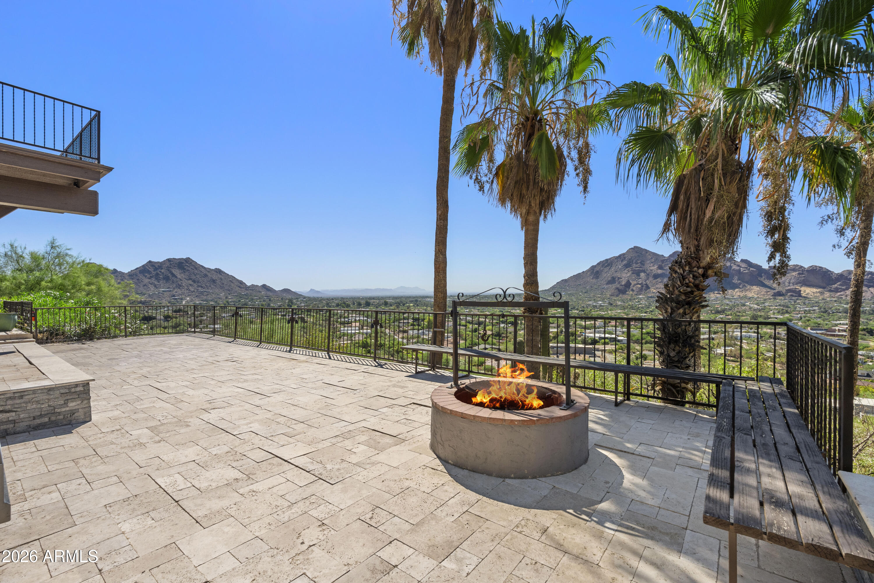 PARADISE HIGHLANDS - Residential