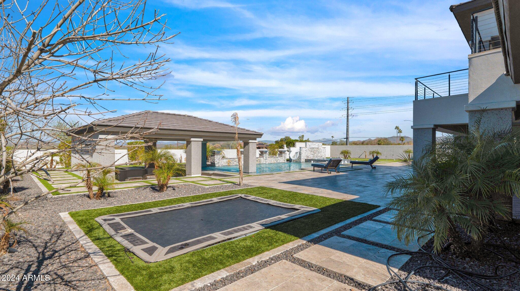 MONTANA DORADA - Residential