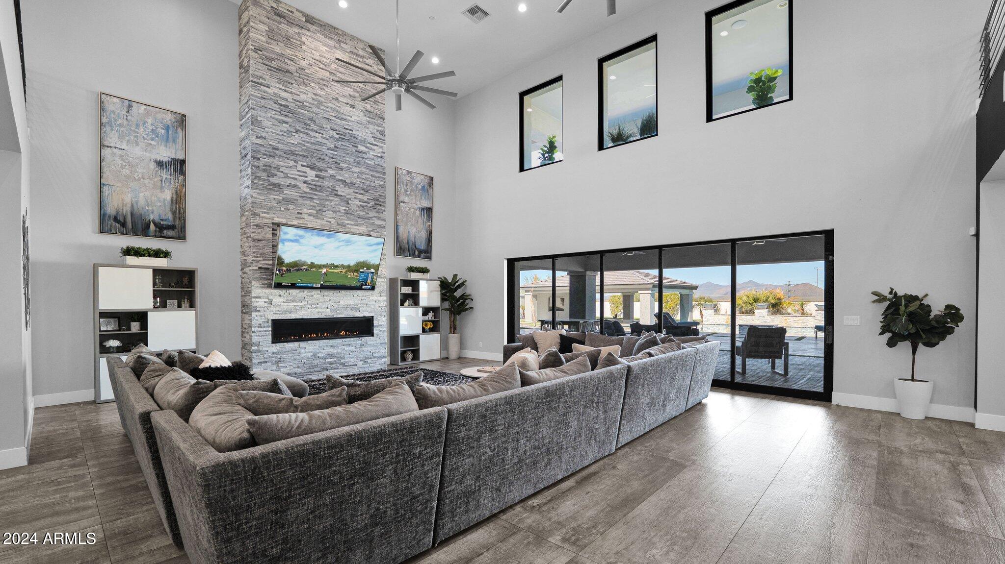 MONTANA DORADA - Residential