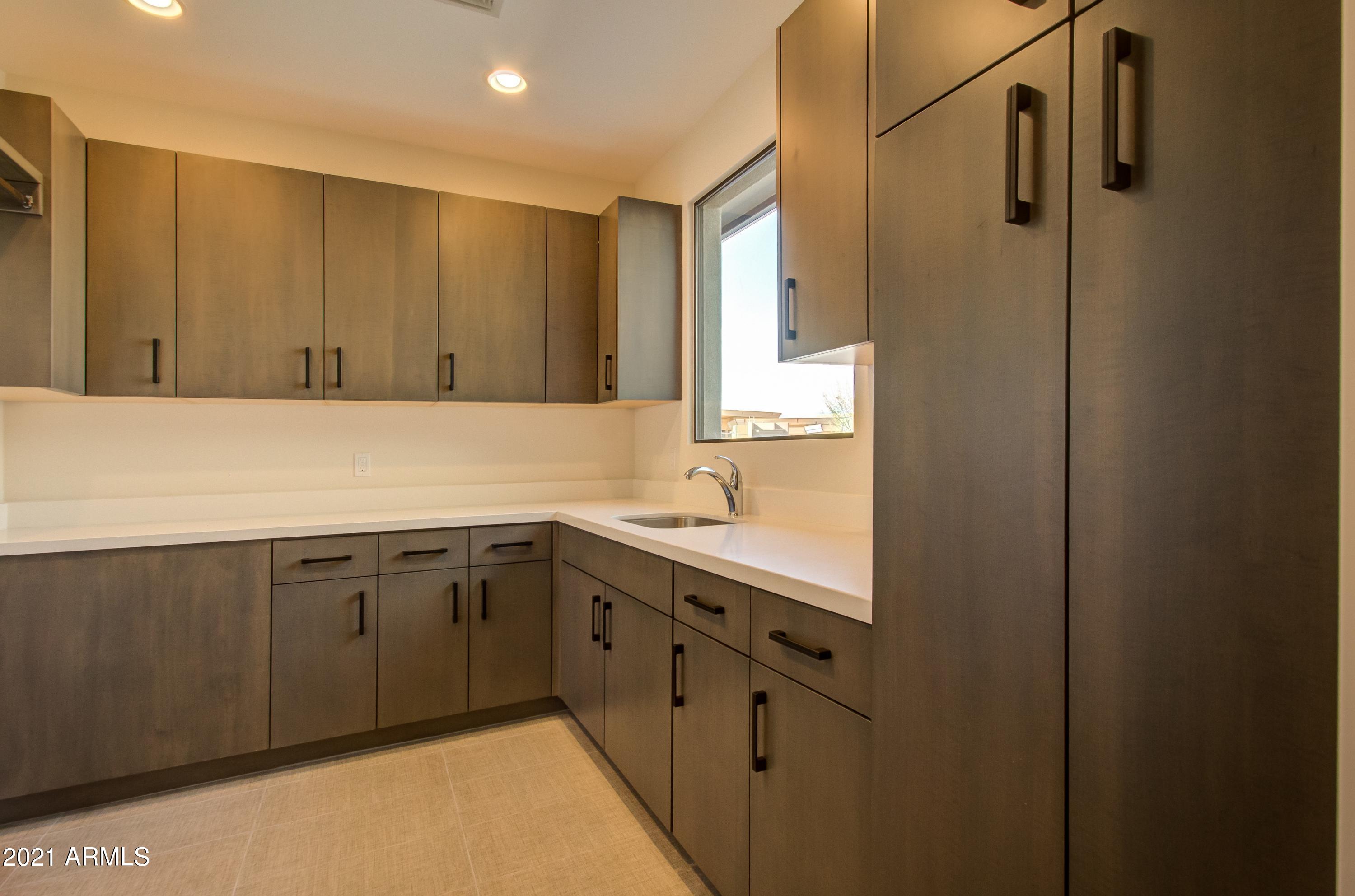 DESERT MOUNTAIN PHASE 1 UNIT 2 LOT 206-335 TR A - Residential