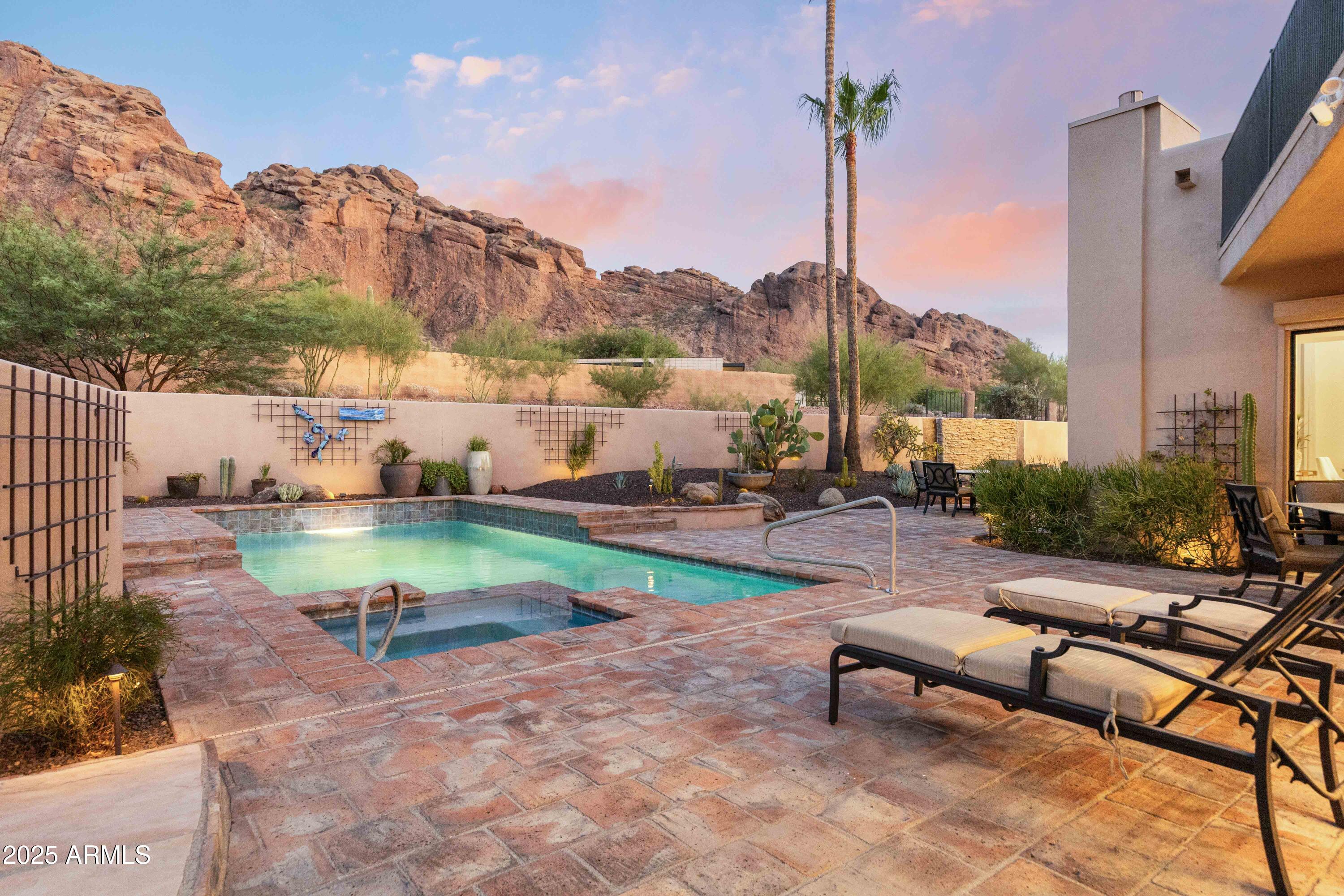 ECHO CANYON - Residential
