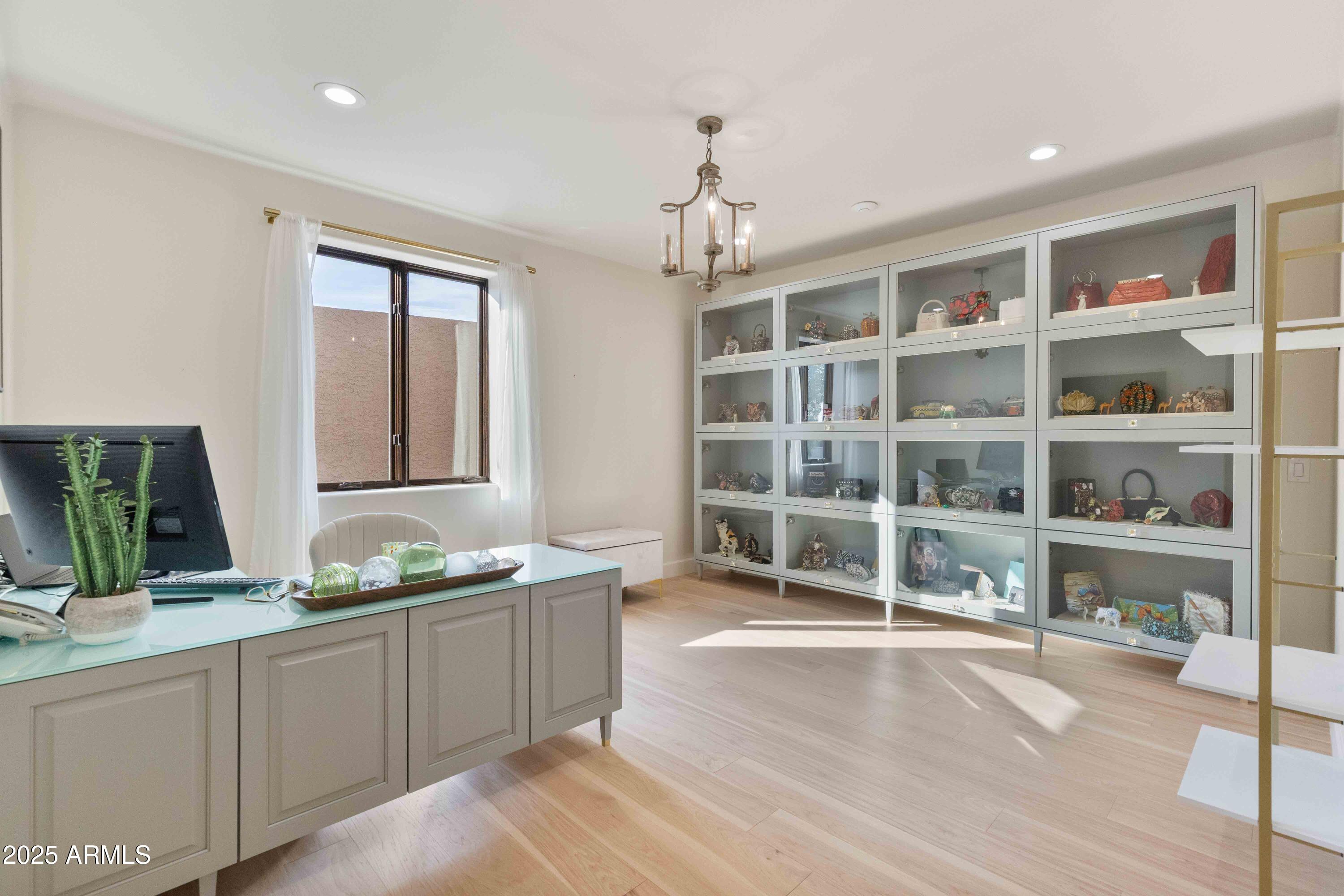 ECHO CANYON - Residential