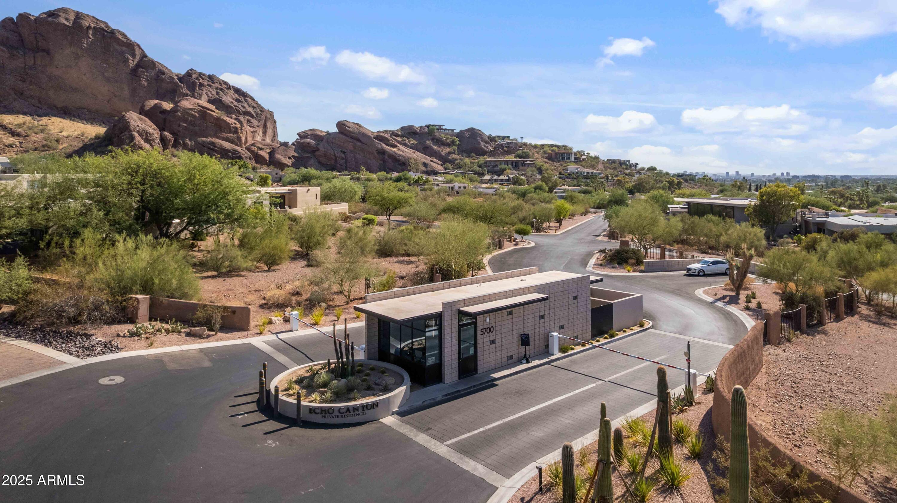 ECHO CANYON - Residential