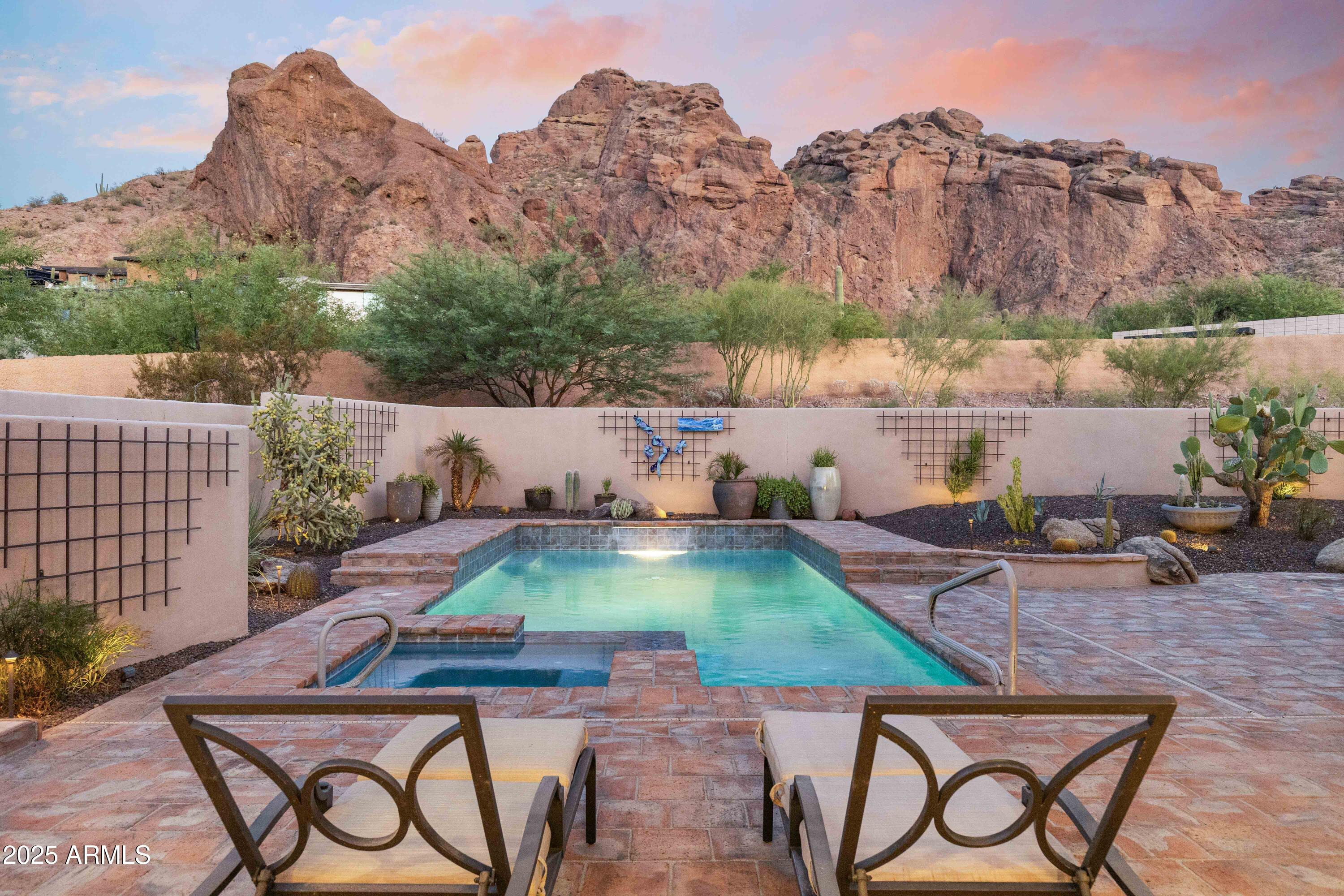 ECHO CANYON - Residential