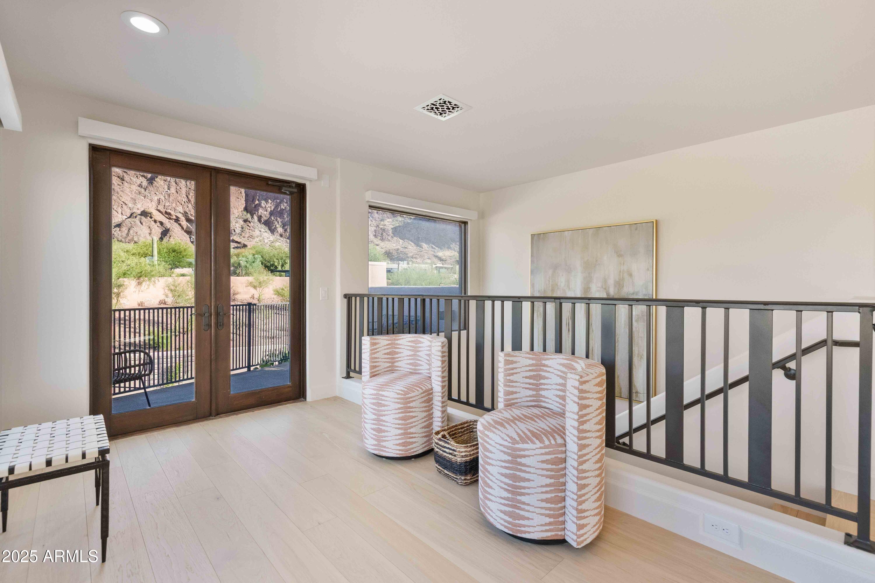 ECHO CANYON - Residential