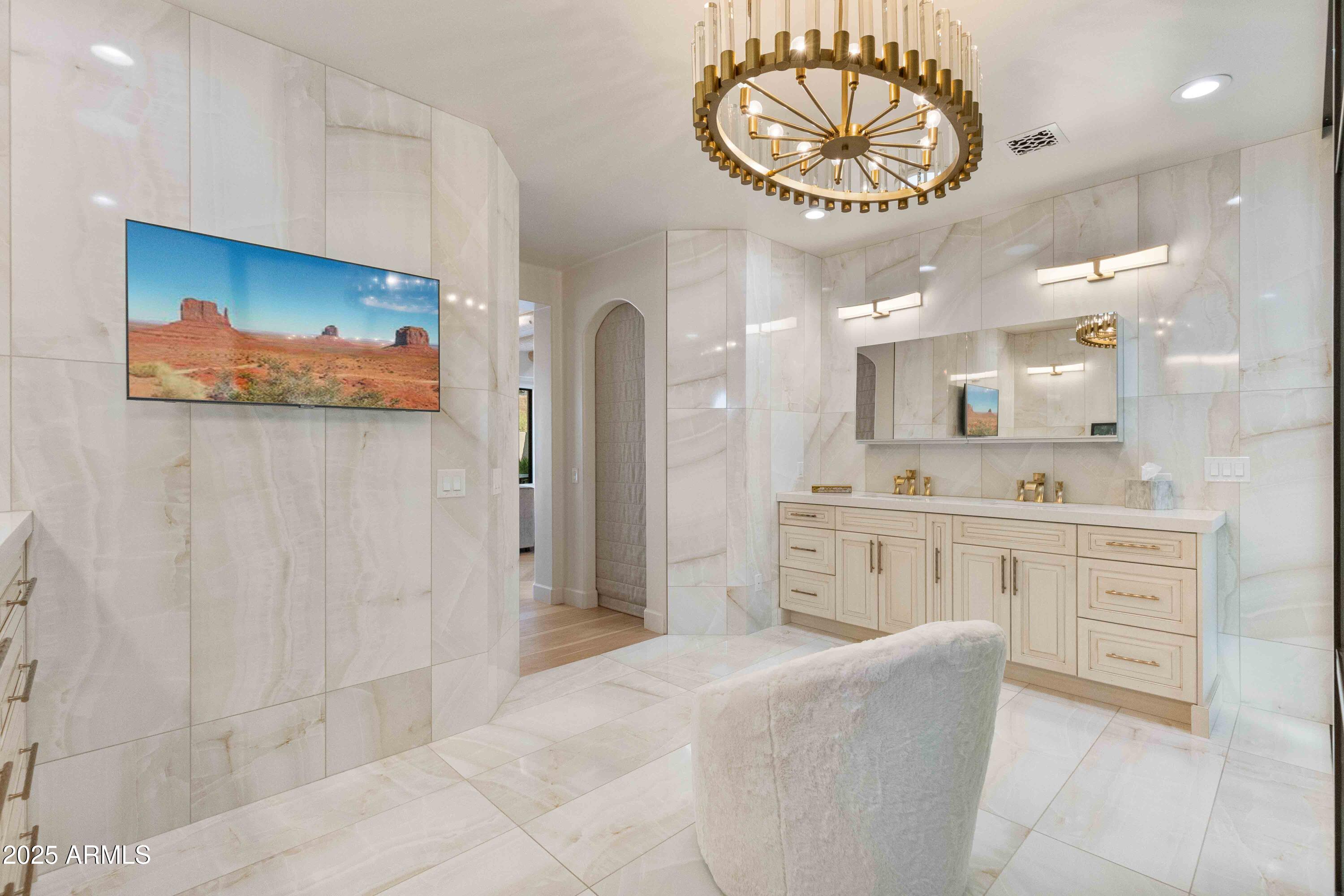 ECHO CANYON - Residential