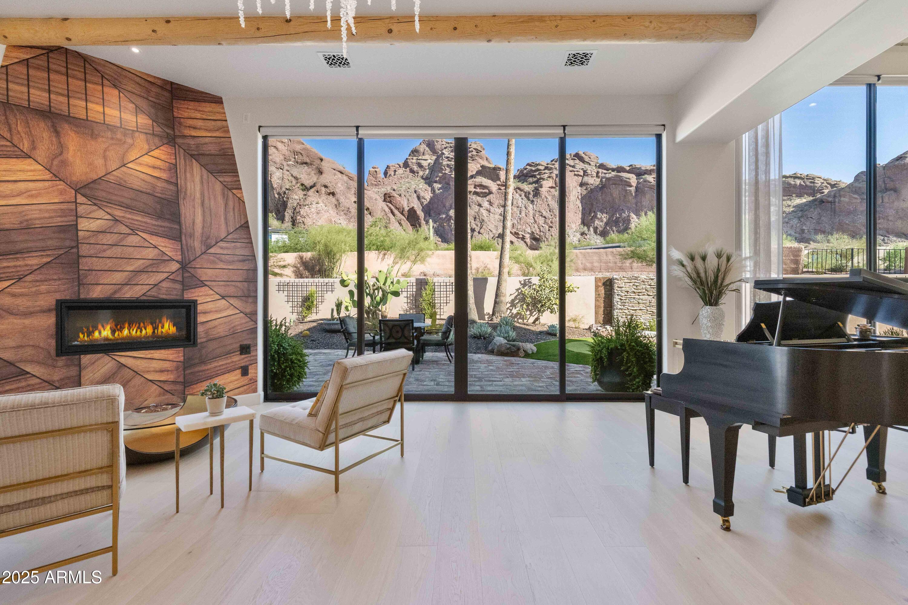 ECHO CANYON - Residential