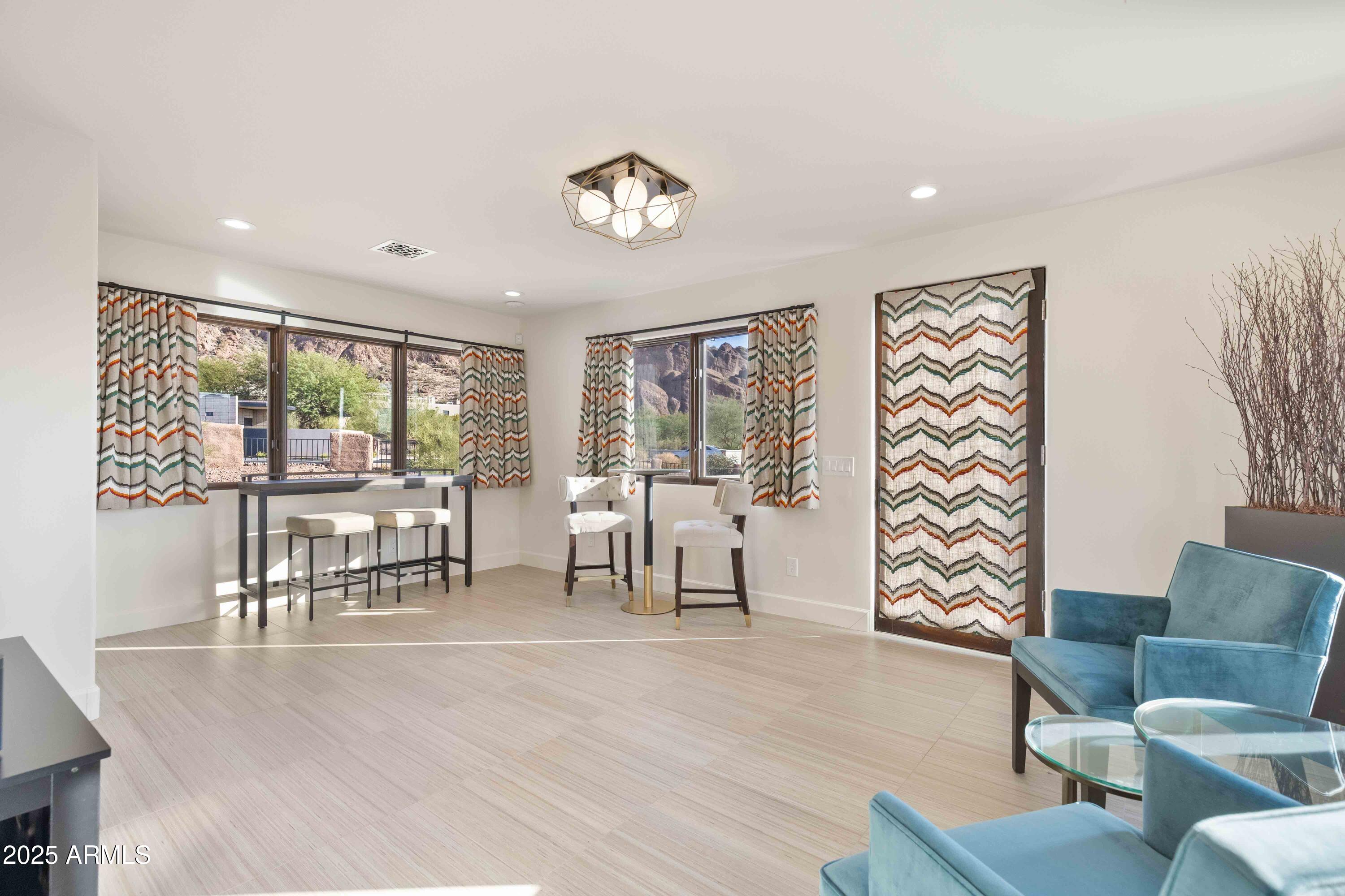 ECHO CANYON - Residential