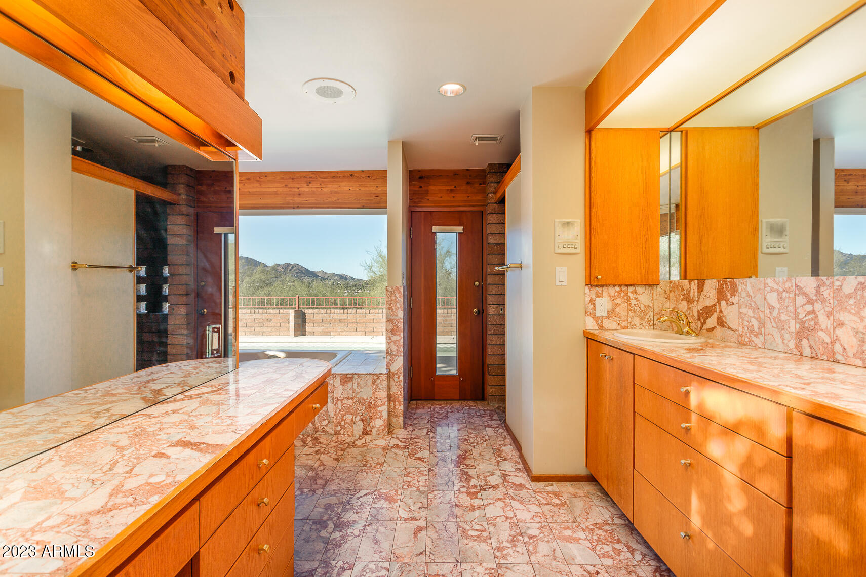MIRADOR - Residential