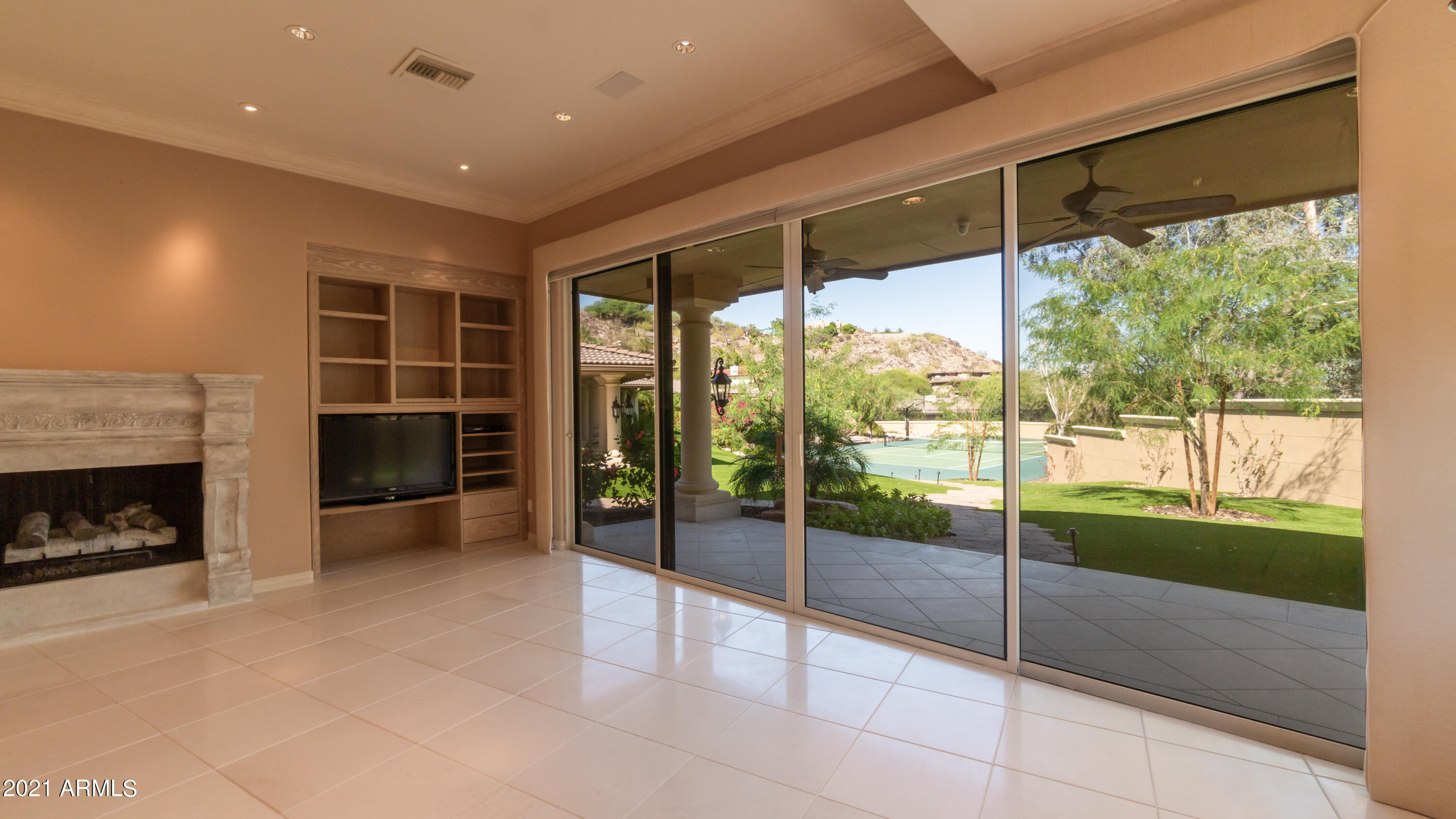 TATUM CANYON LOTS 4, 5, 16-18 REPLAT - Residential