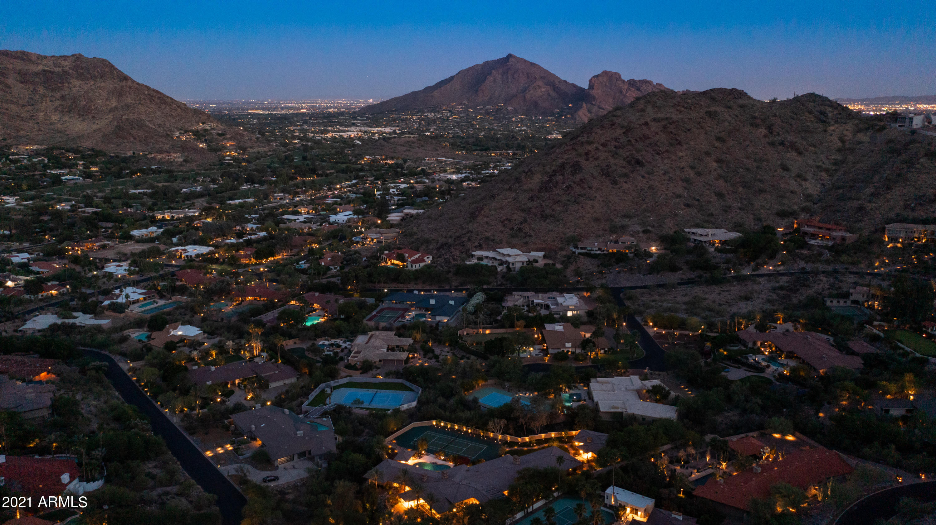 TATUM CANYON LOTS 4, 5, 16-18 REPLAT - Residential
