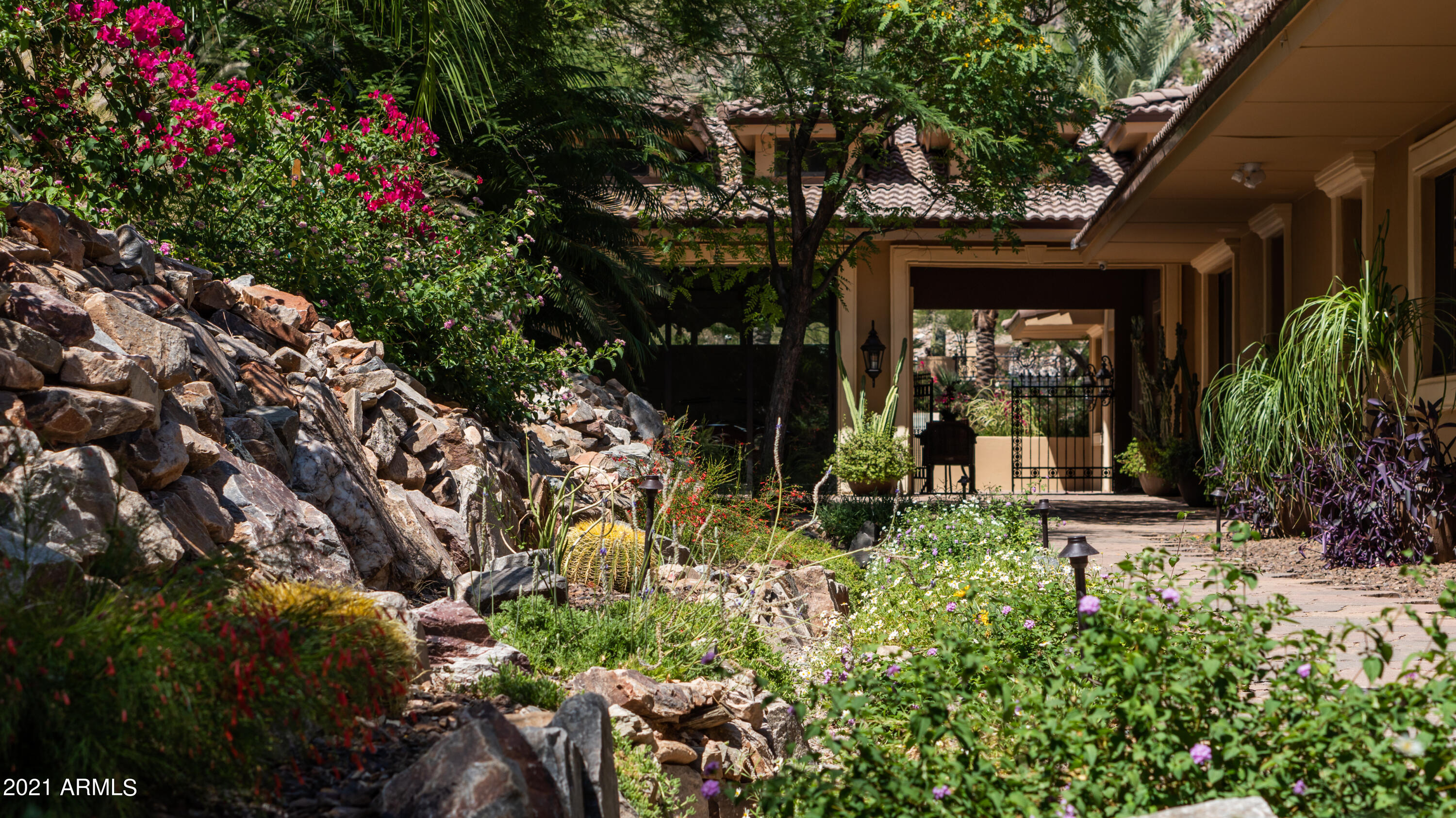 TATUM CANYON LOTS 4, 5, 16-18 REPLAT - Residential