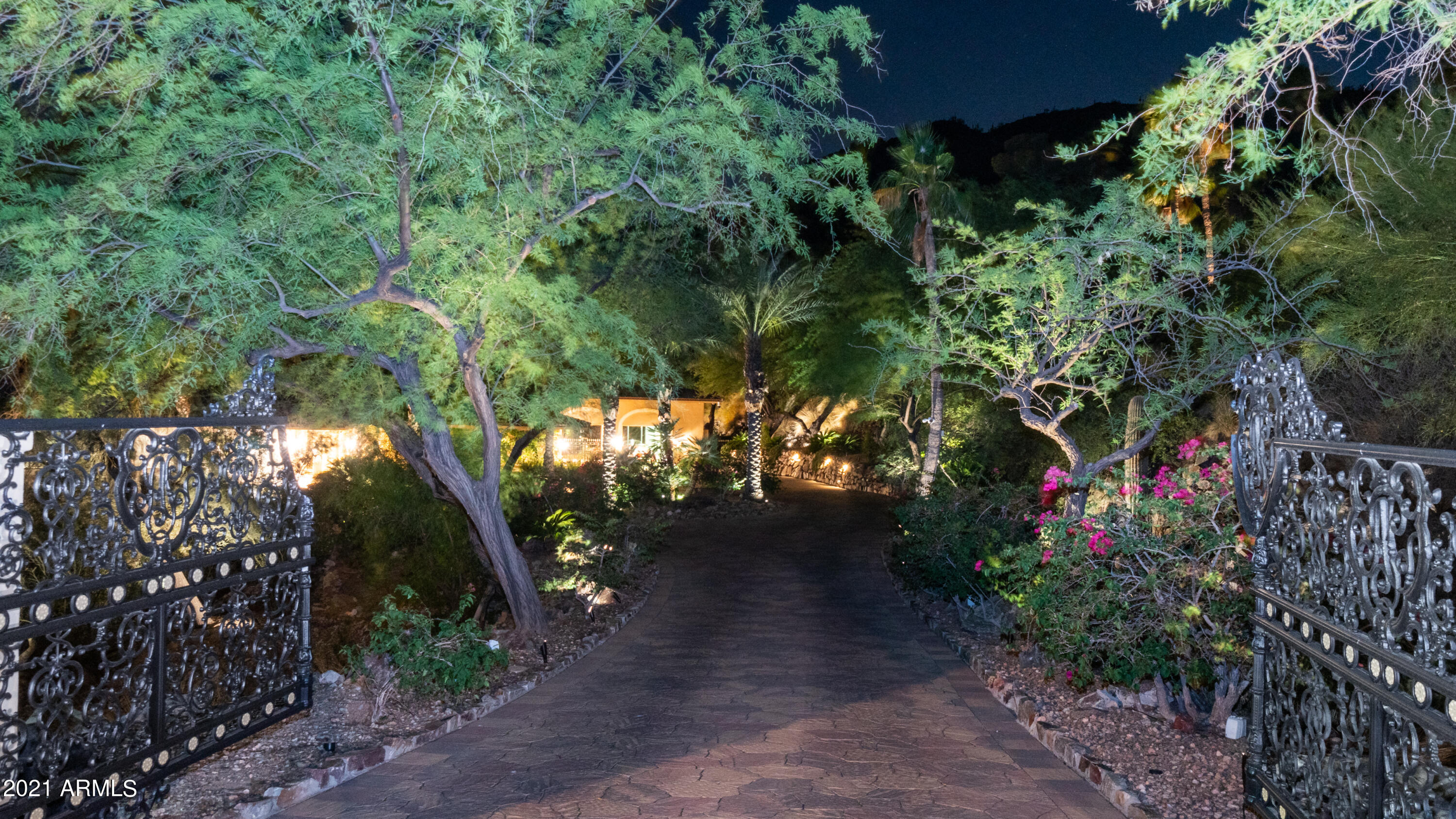 TATUM CANYON LOTS 4, 5, 16-18 REPLAT - Residential