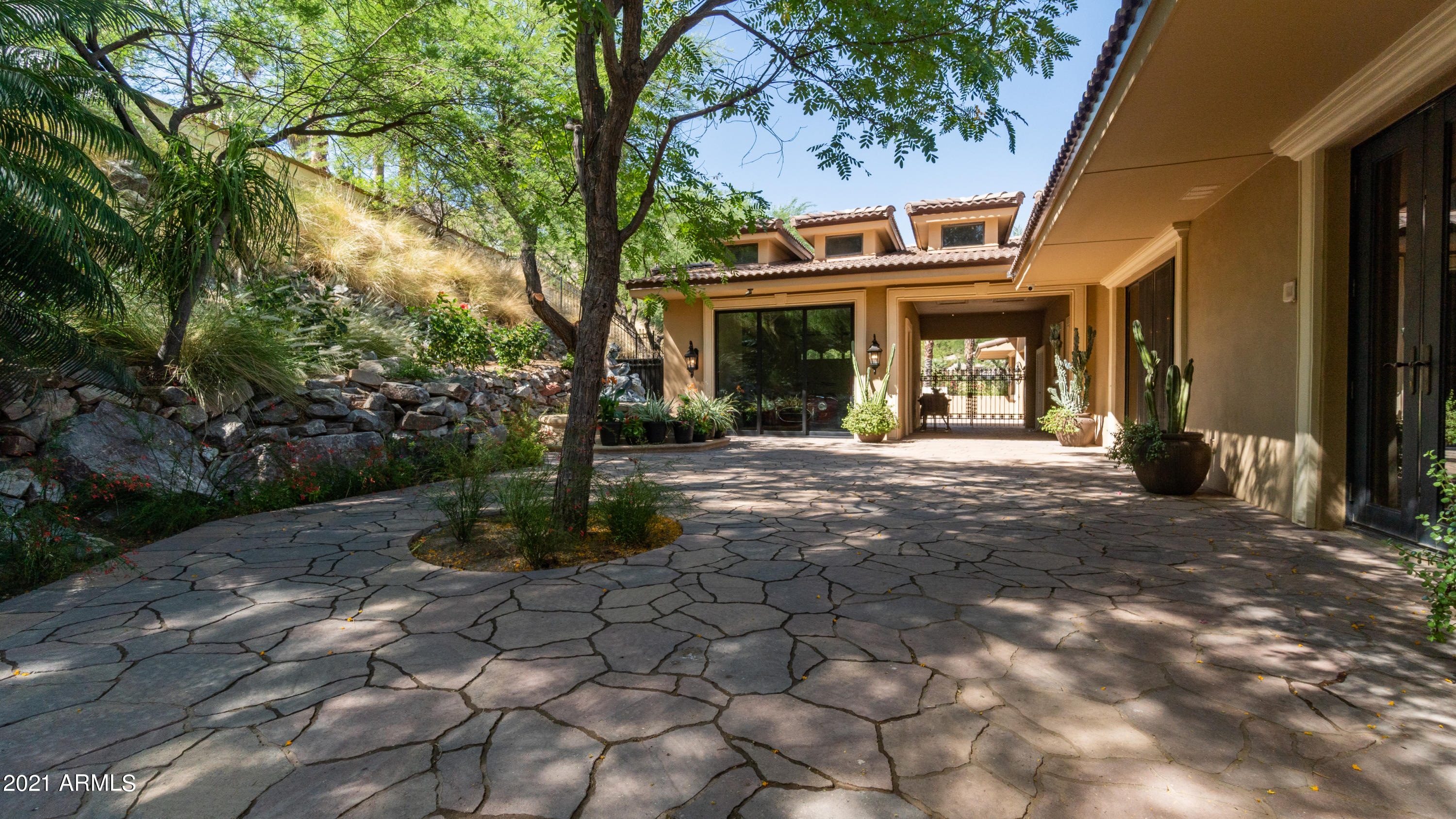 TATUM CANYON LOTS 4, 5, 16-18 REPLAT - Residential