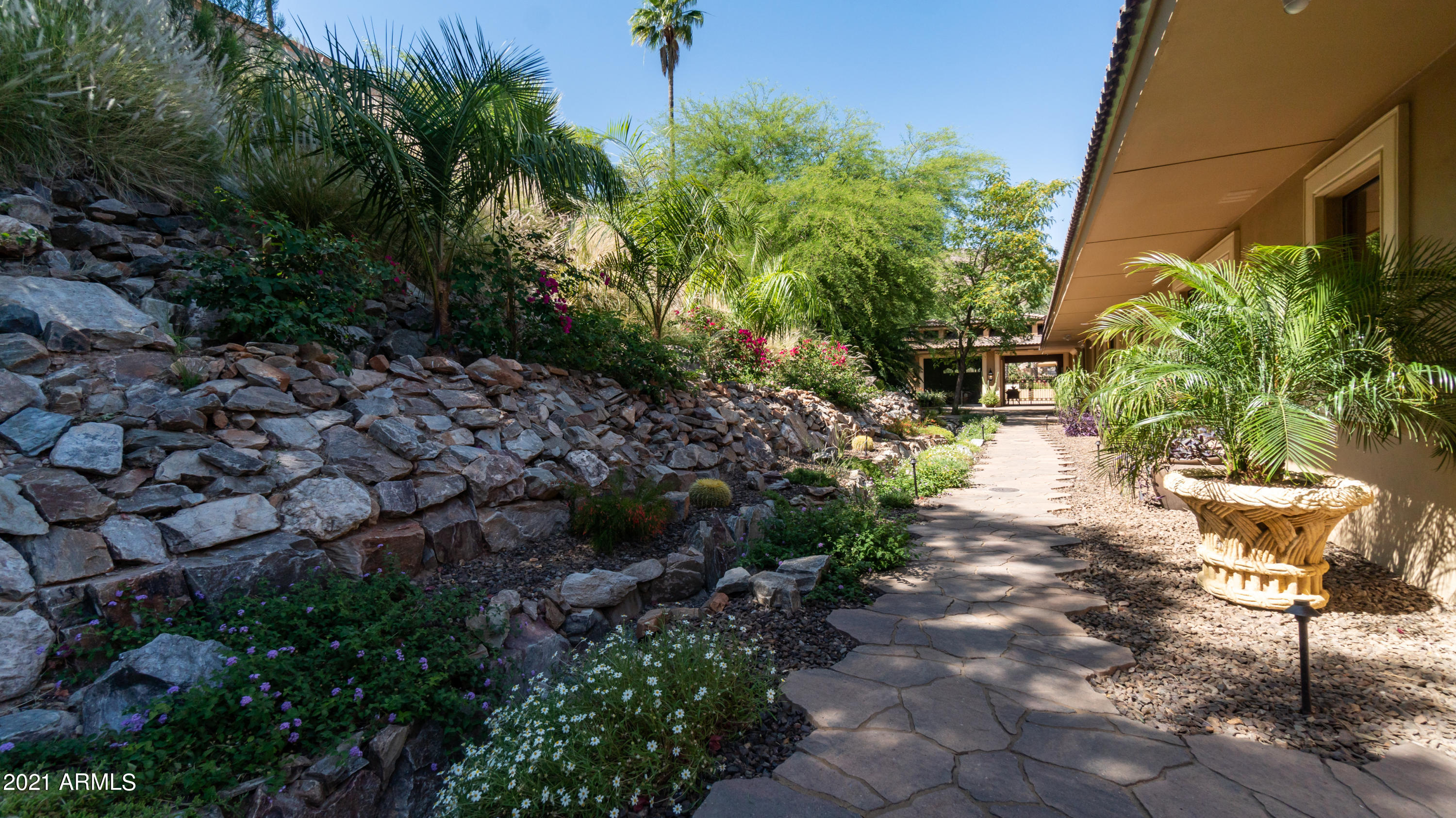 TATUM CANYON LOTS 4, 5, 16-18 REPLAT - Residential