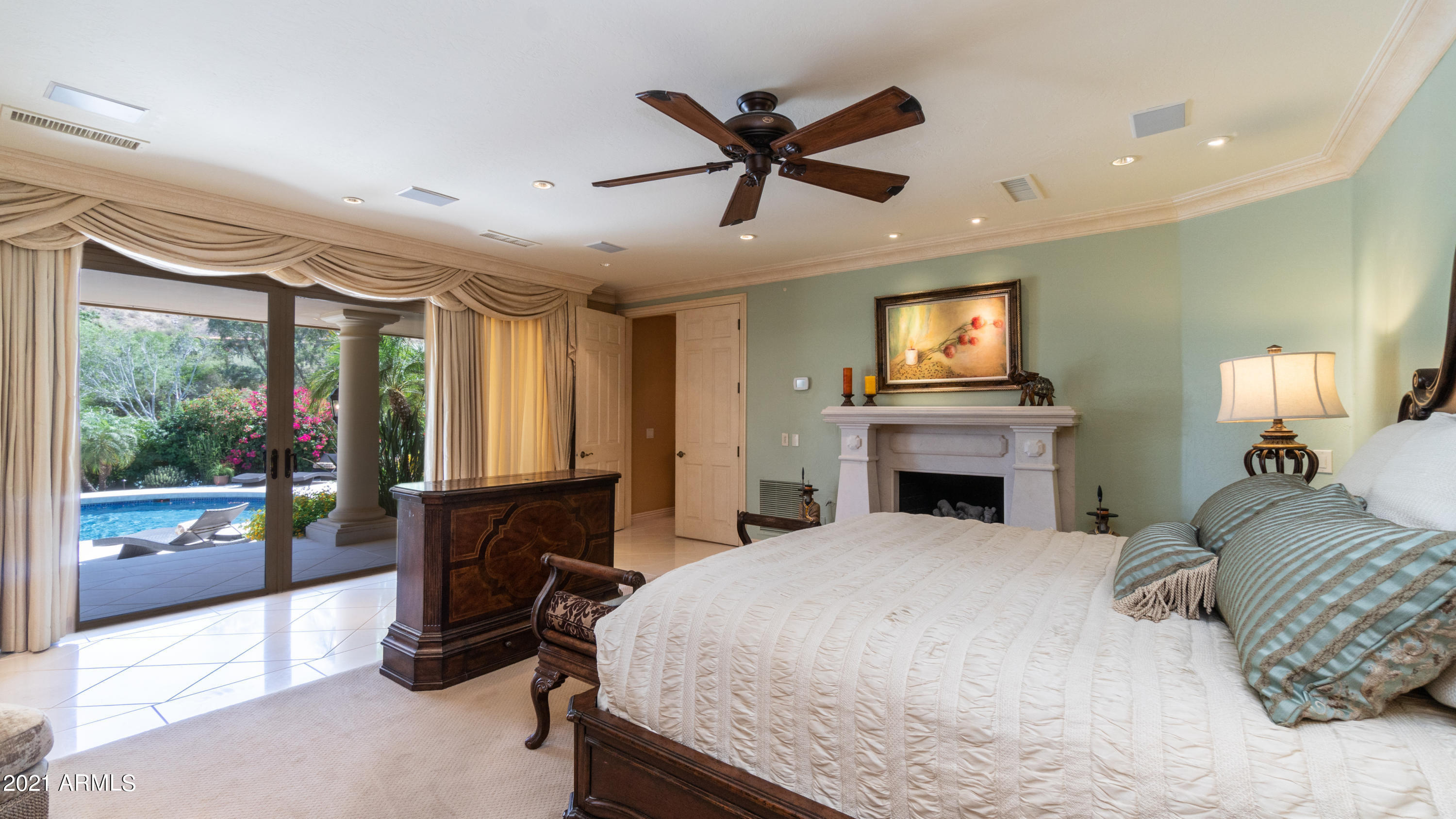 TATUM CANYON LOTS 4, 5, 16-18 REPLAT - Residential