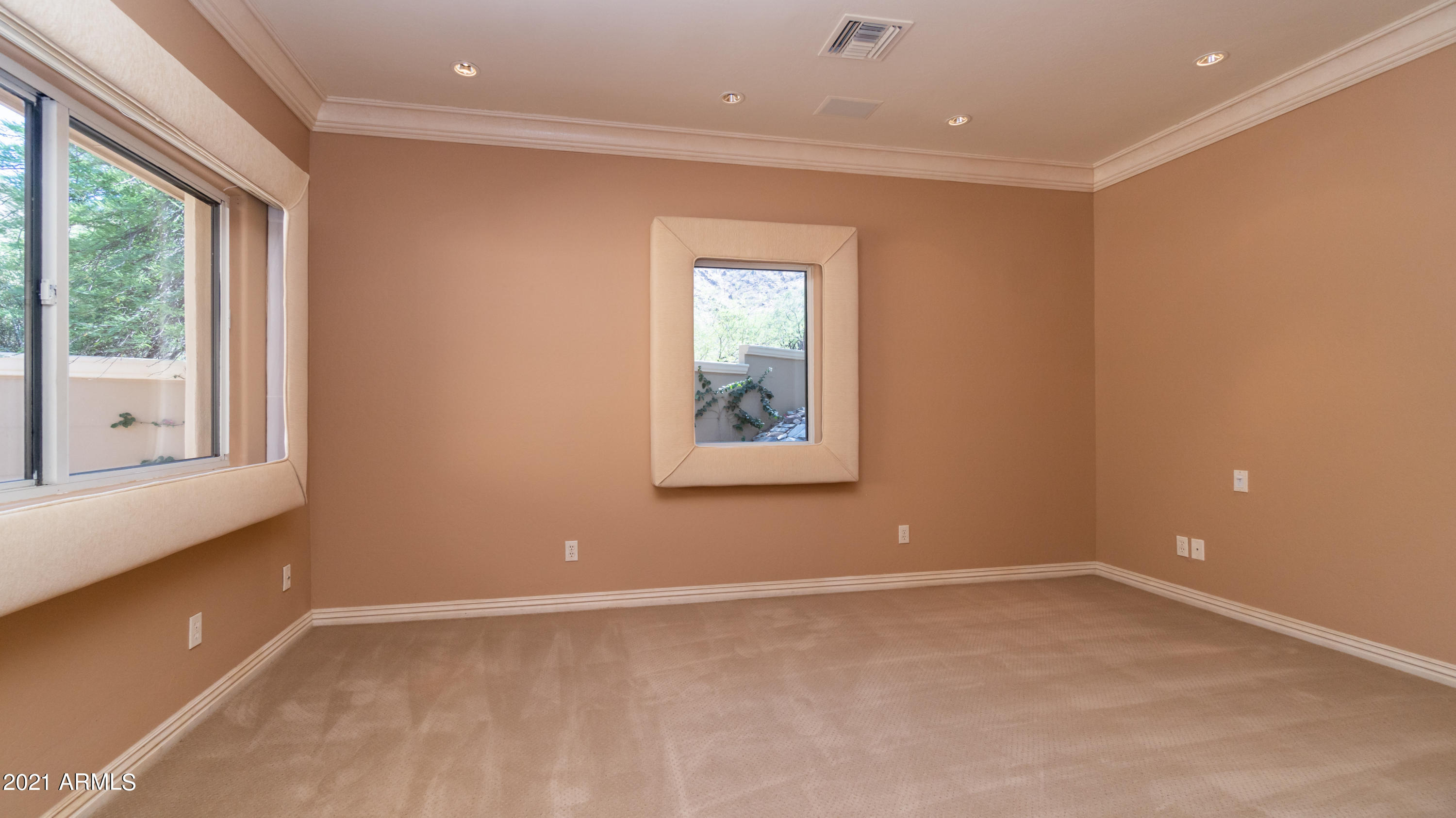 TATUM CANYON LOTS 4, 5, 16-18 REPLAT - Residential