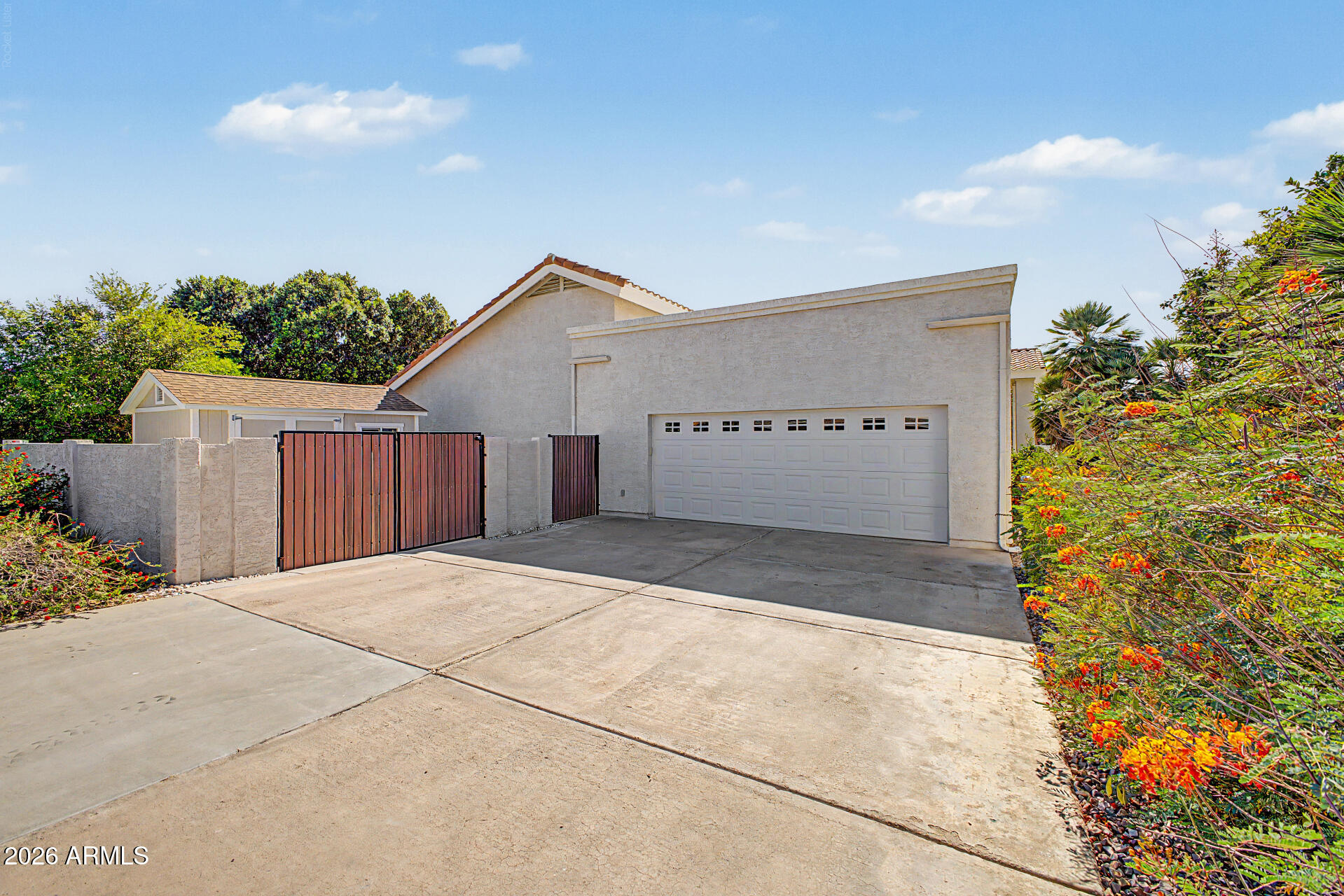 ESTATE GROVES - Residential