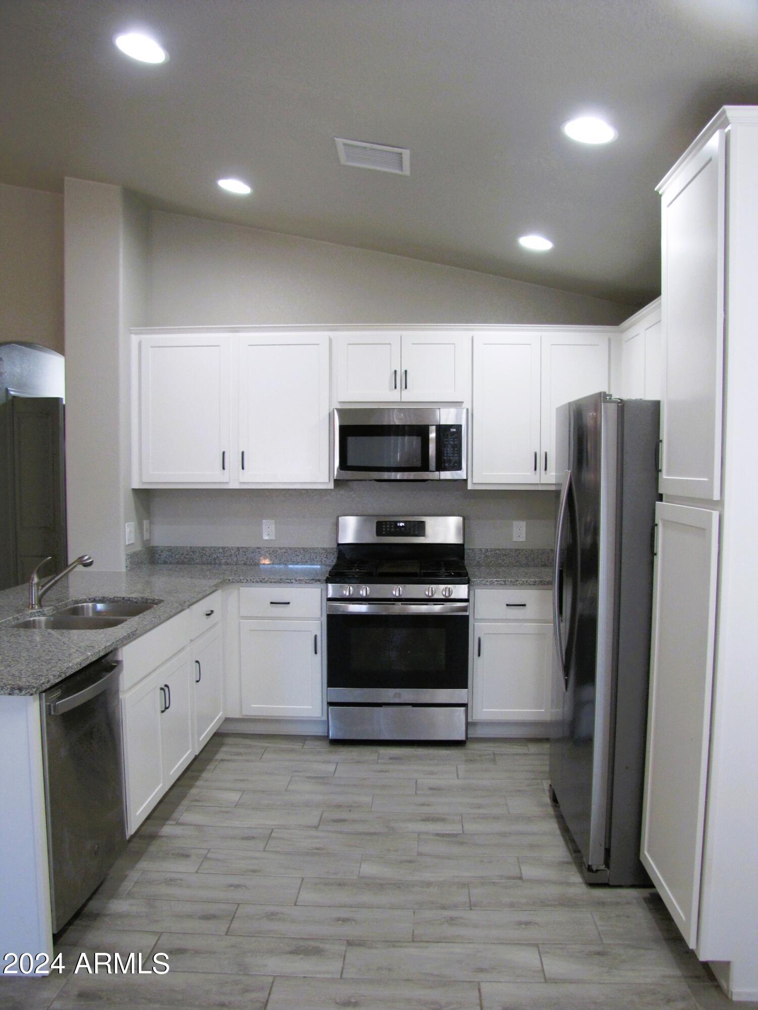 SUMMIT HEIGHTS - Residential Lease