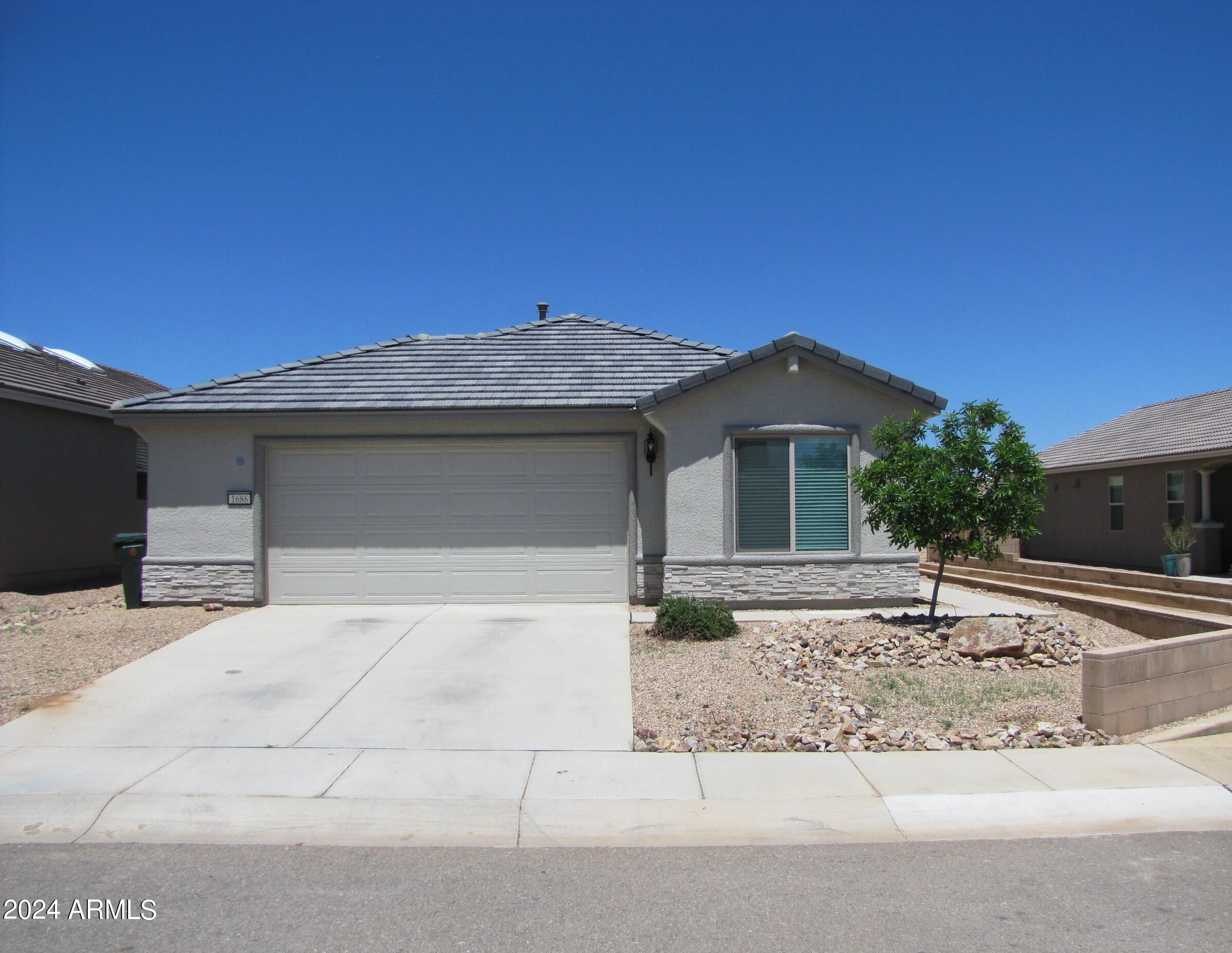 SUMMIT HEIGHTS - Residential Lease