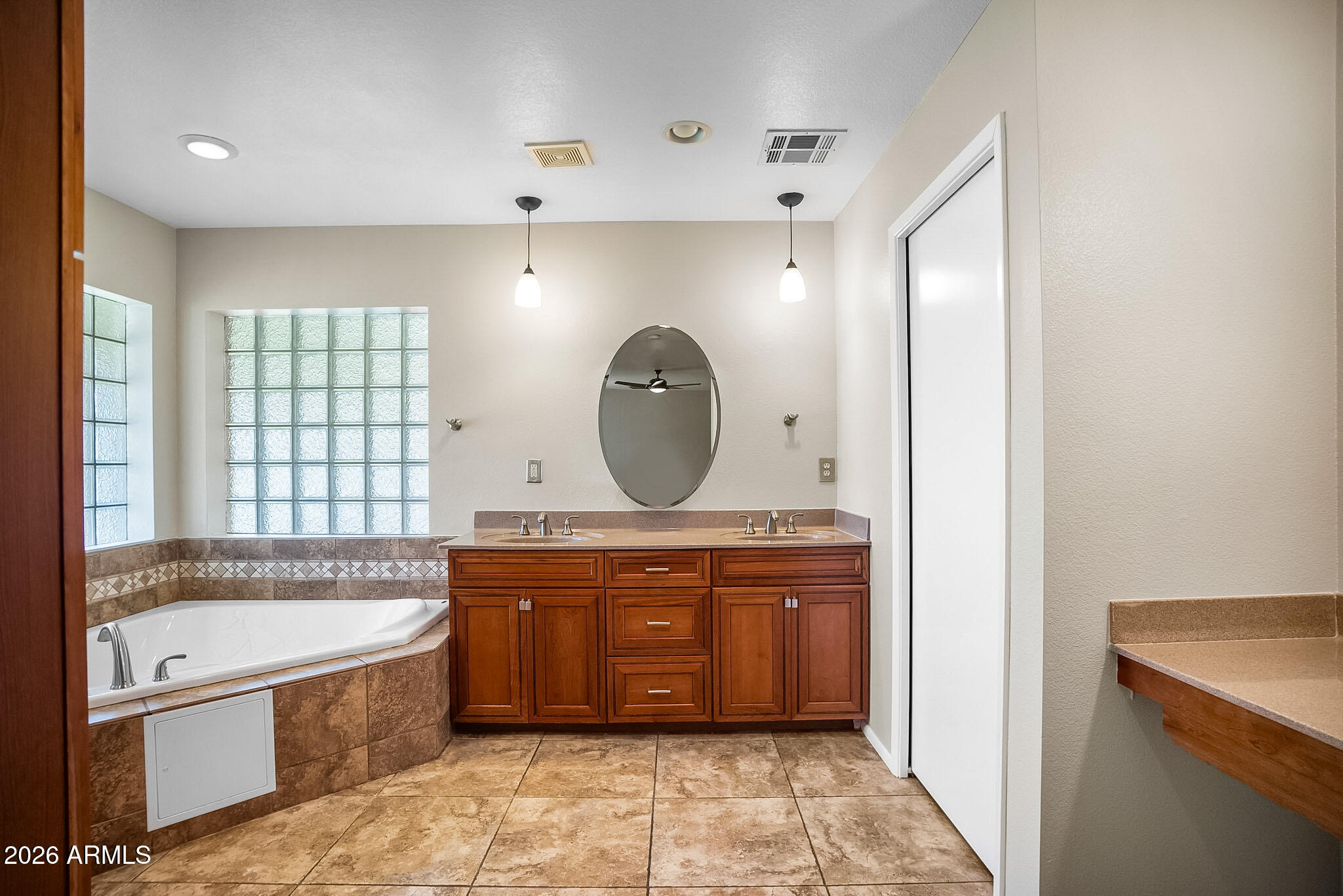 GLENMEADE ESTATES - Residential