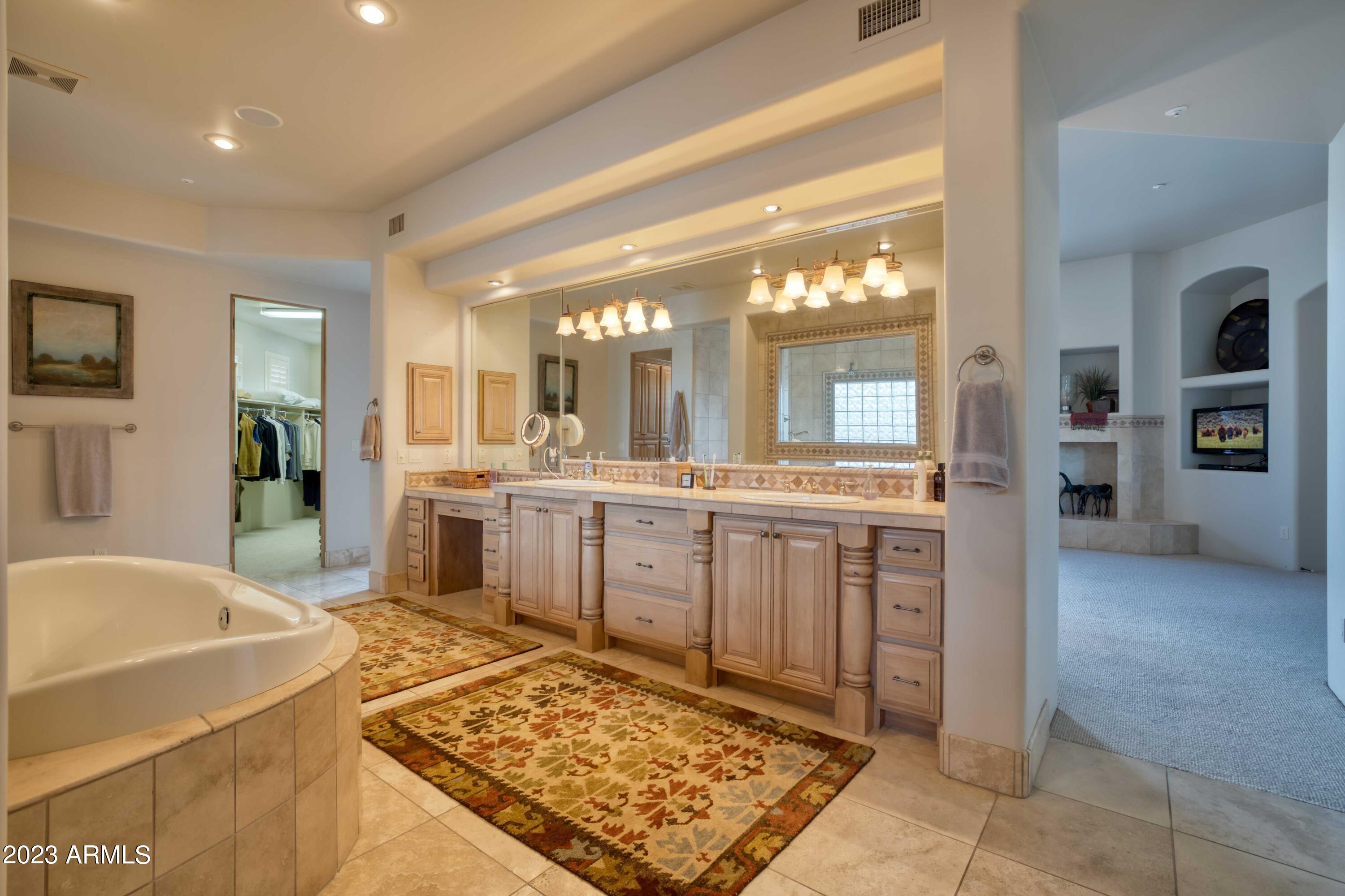 DESERT MOUNTAIN PHASE 1 UNIT FOUR - Residential