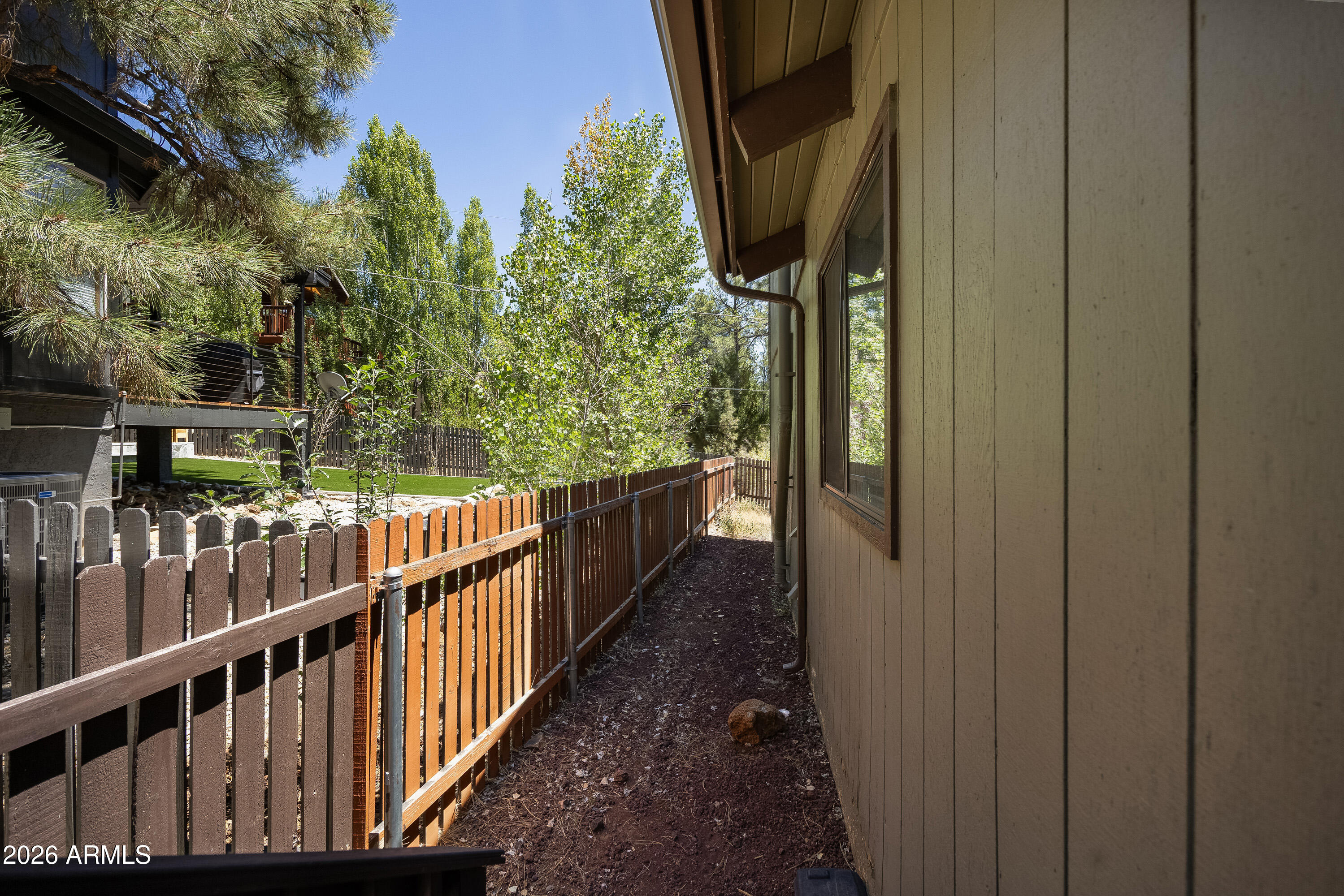 PINEWOOD 16 - Residential
