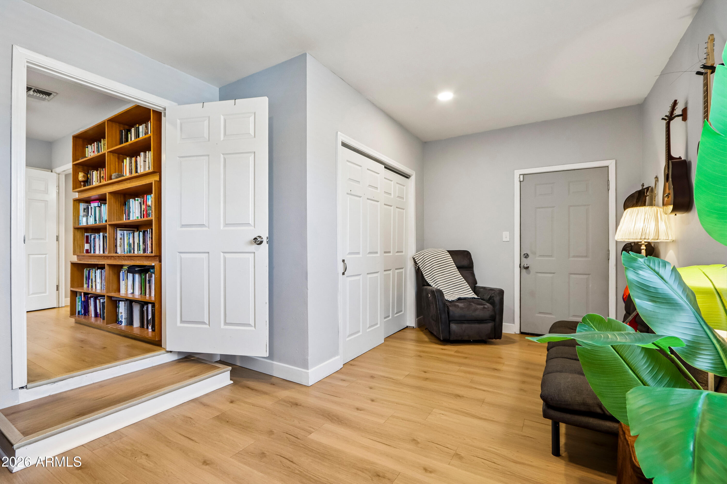 UNIVERSITY ADDITION - Residential