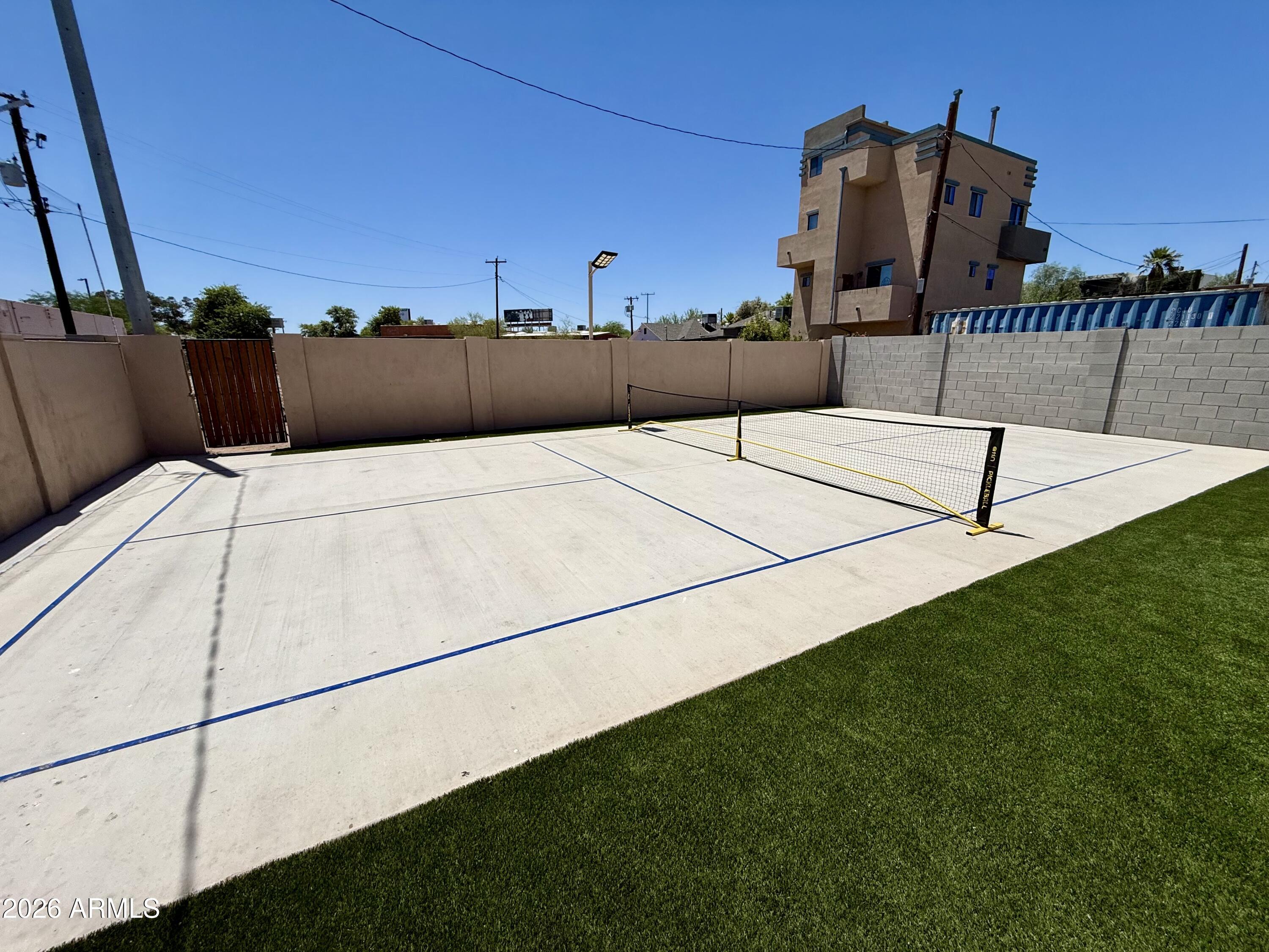 UNIVERSITY ADDITION - Residential