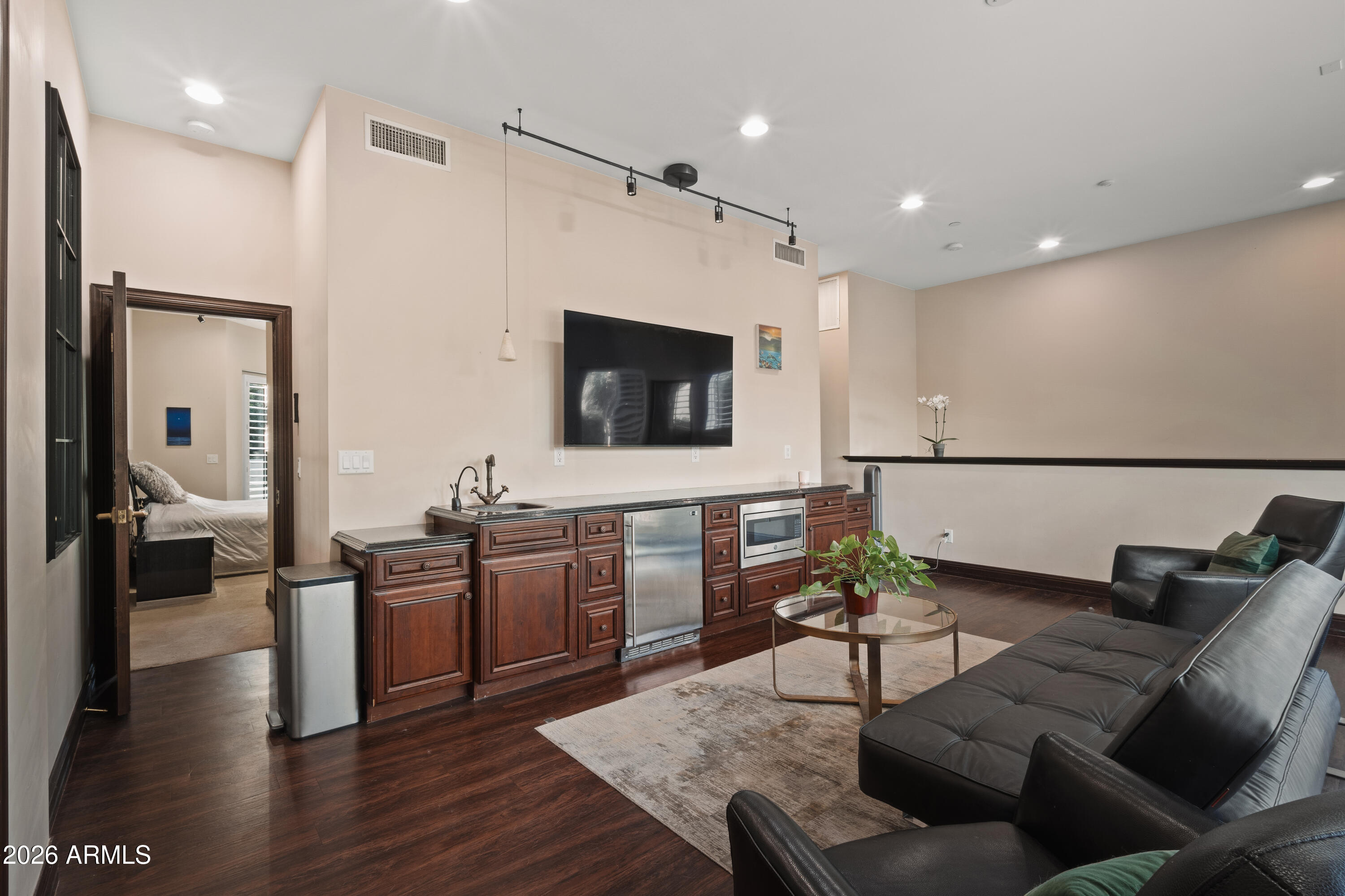 LA PLACE UNIT 1 - Residential