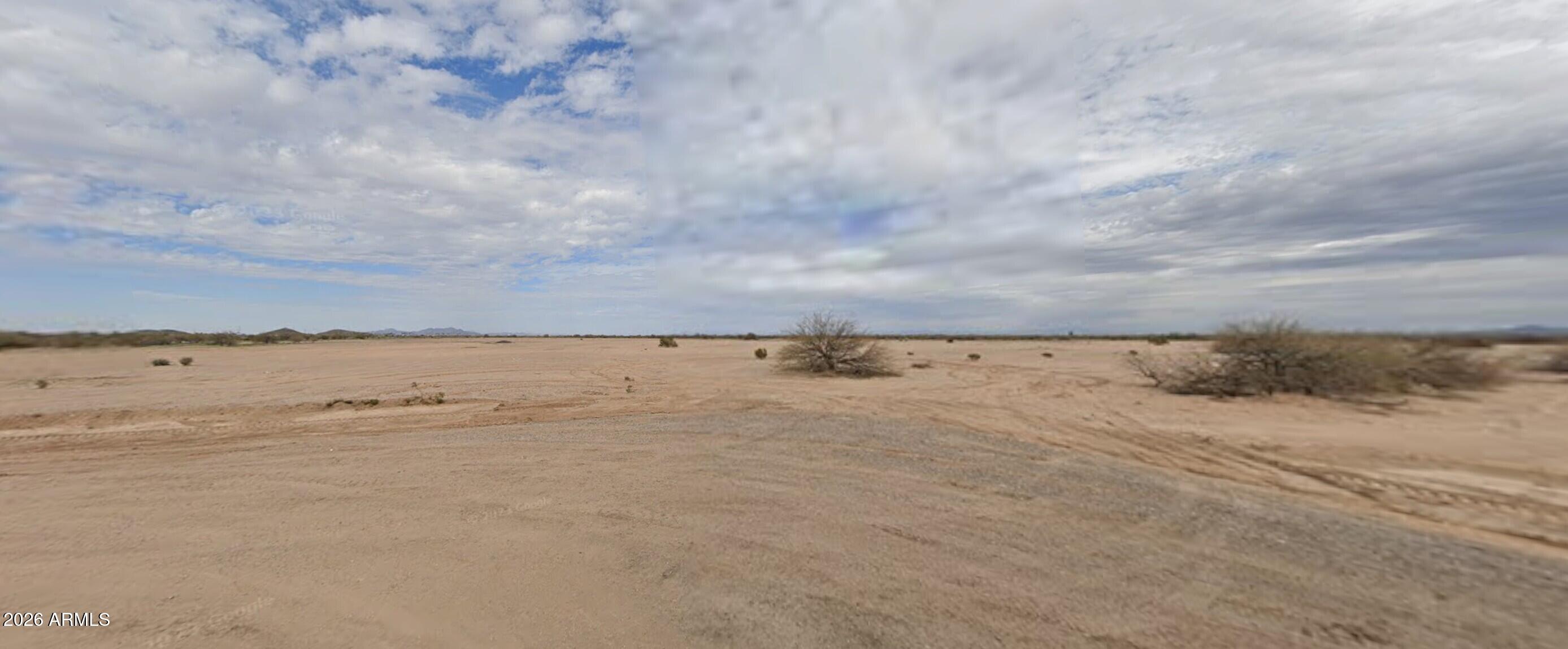 1/3+ Acre lot in Growing Pinal County priced below Assessors Cash Value! 
Don't miss out on this affordable opportunity to invest in the future!