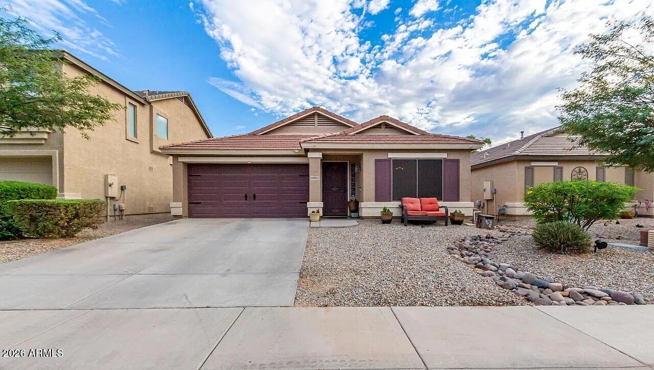 Beautiful single story home in Maricopa. This 3 bed, 2 bath home has custom trim throughout the home,
wood-like tile flooring, and a new set of kitchen appliances. The home's interior and exterior was painted in 2019, all windows have custom sun screens, and the garage has built-in cabinets with overhead storage.
