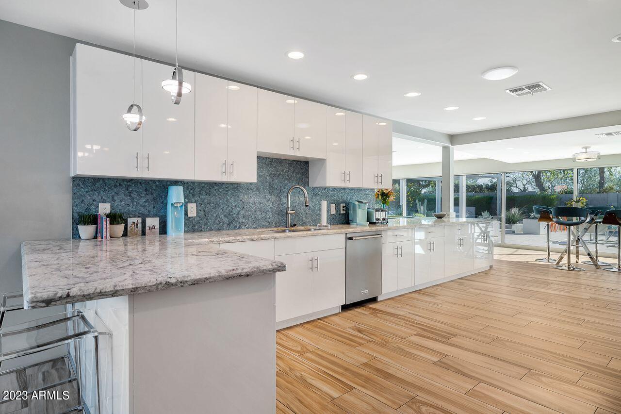 DEL RAY ESTATES - Residential