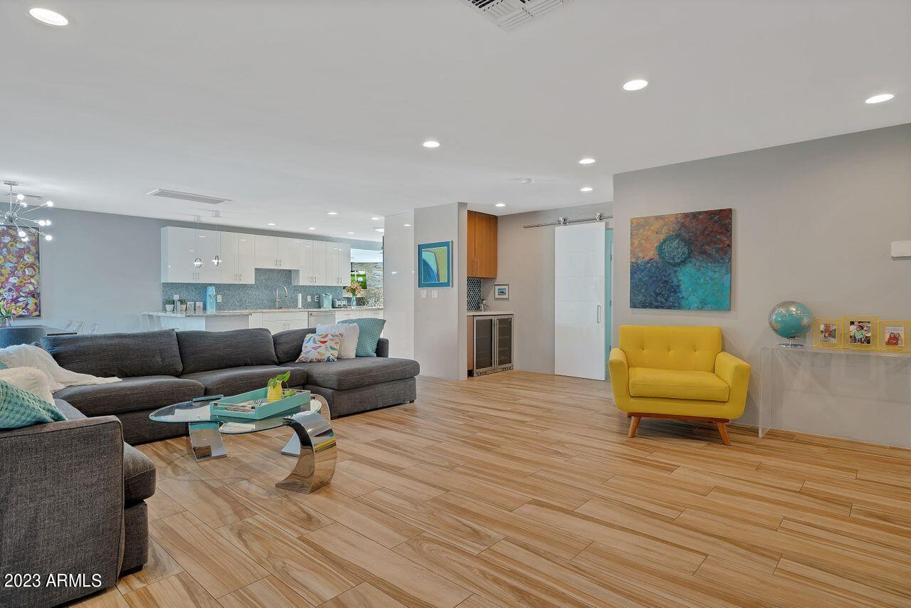 DEL RAY ESTATES - Residential