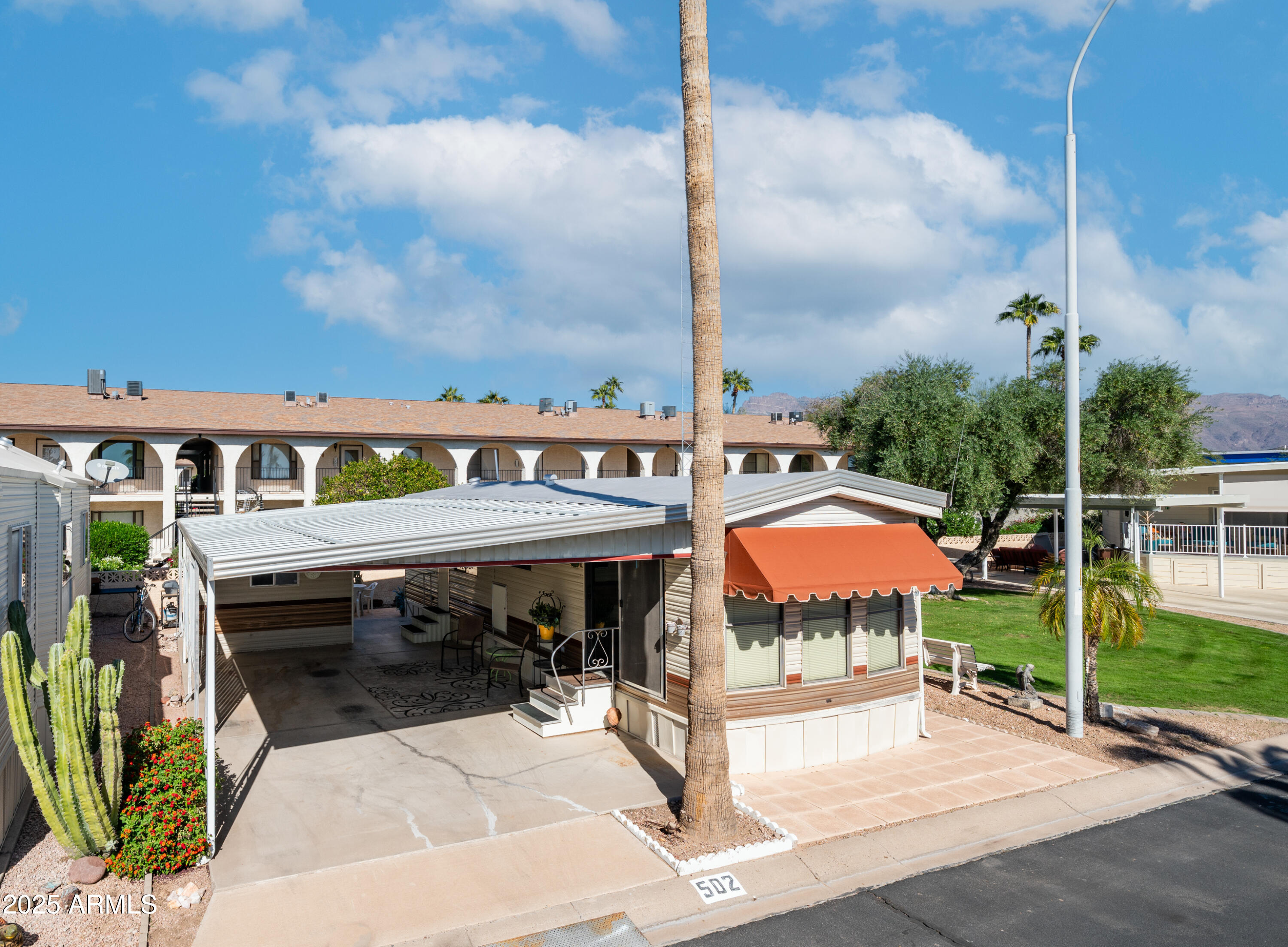 GOLDEN VISTA - Residential