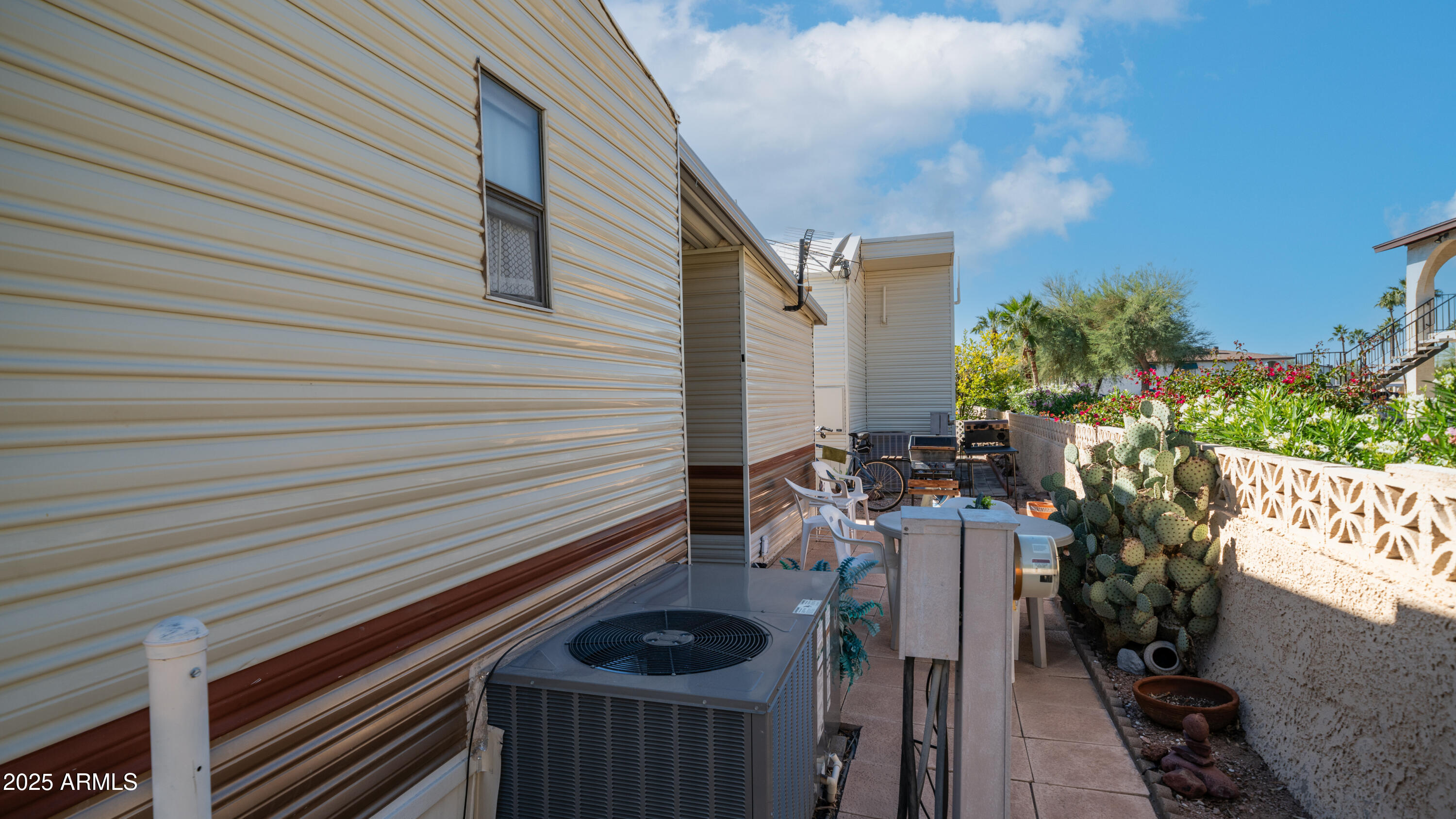 GOLDEN VISTA - Residential