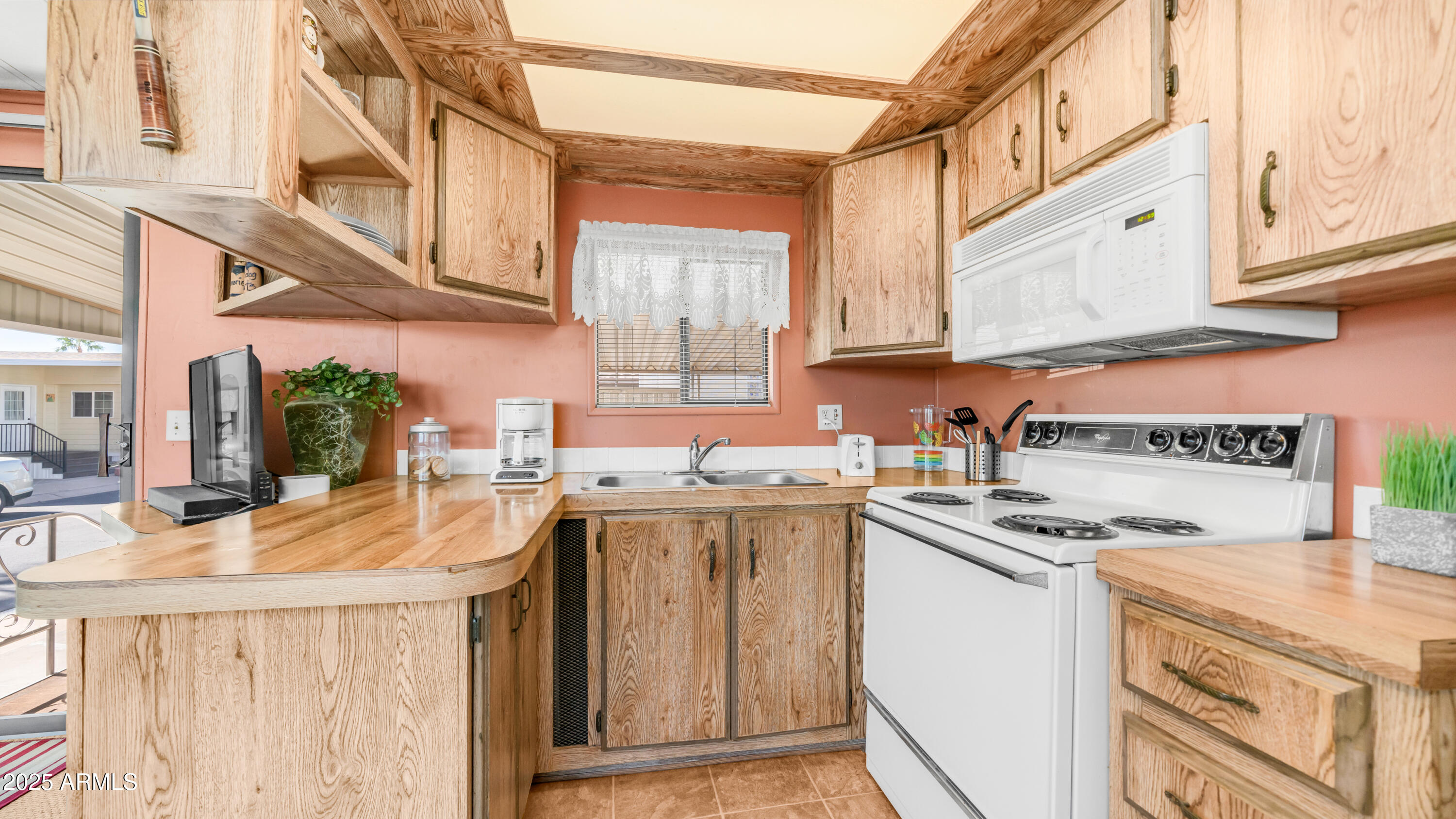 GOLDEN VISTA - Residential