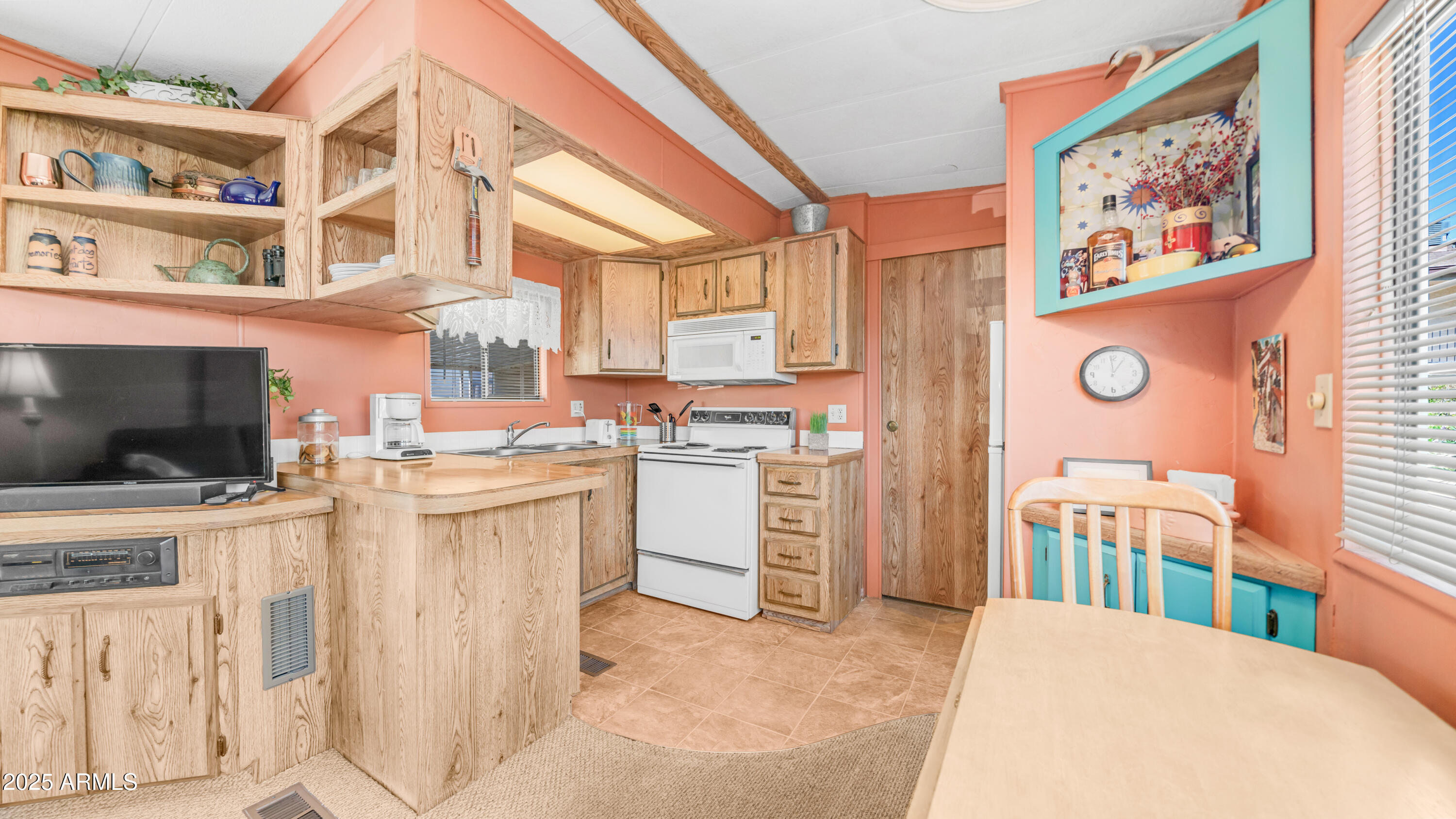 GOLDEN VISTA - Residential