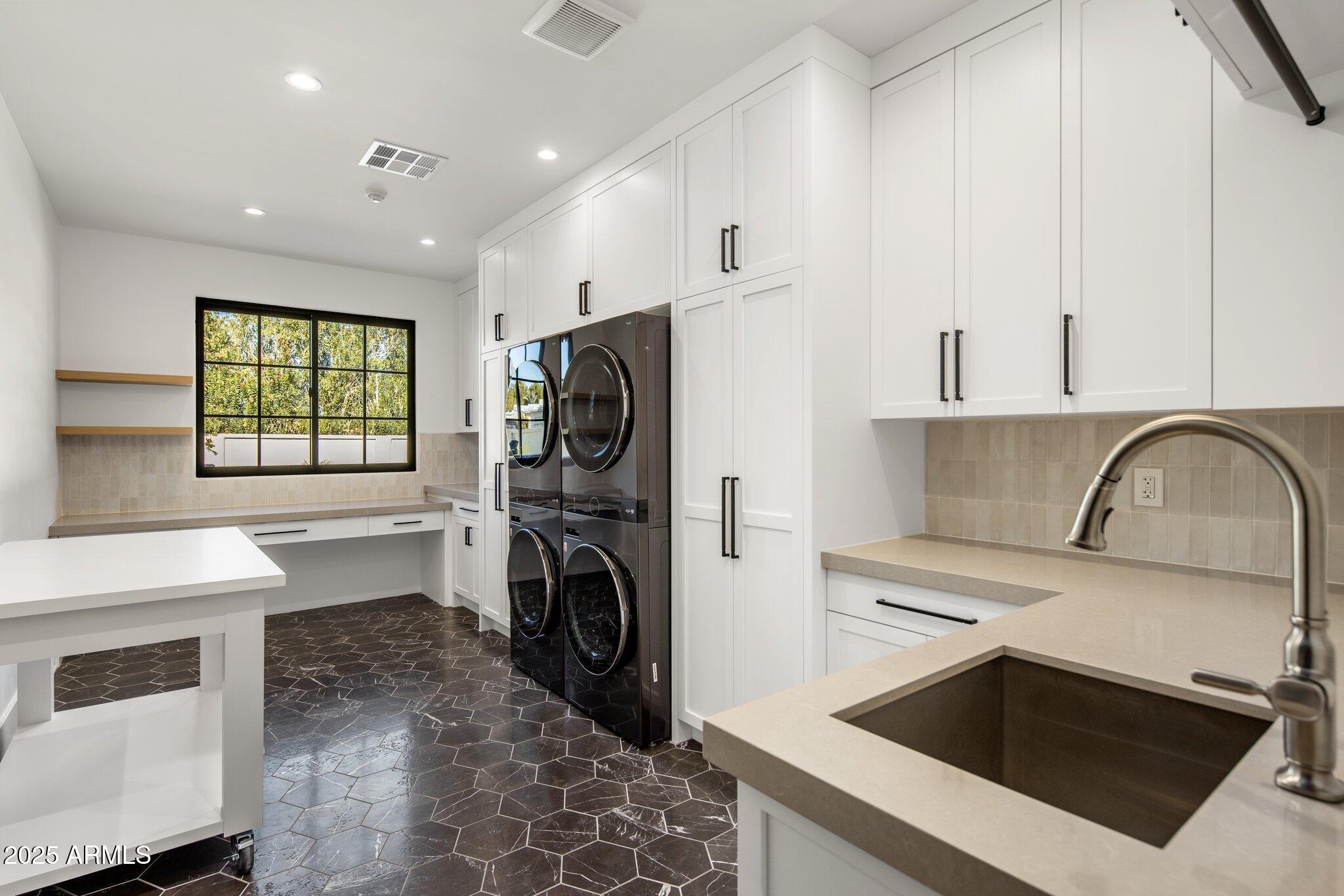 CHENEY MANOR LOT 1-8 - Residential