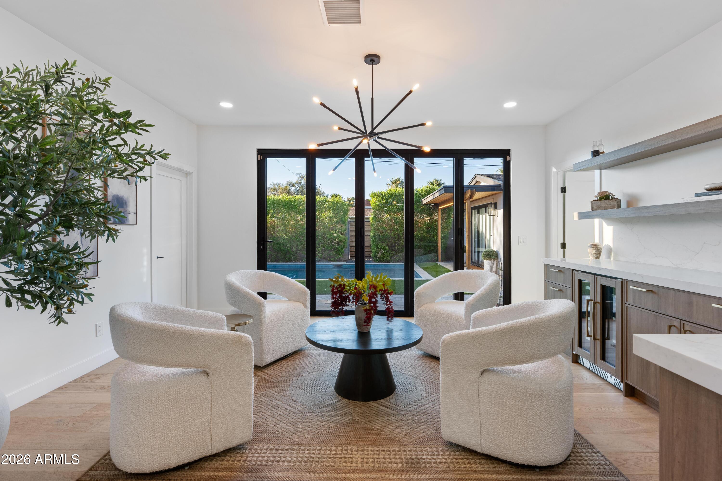 SCOTTSDALE ESTATES 14 LOTS 1845-1925 - Residential Lease