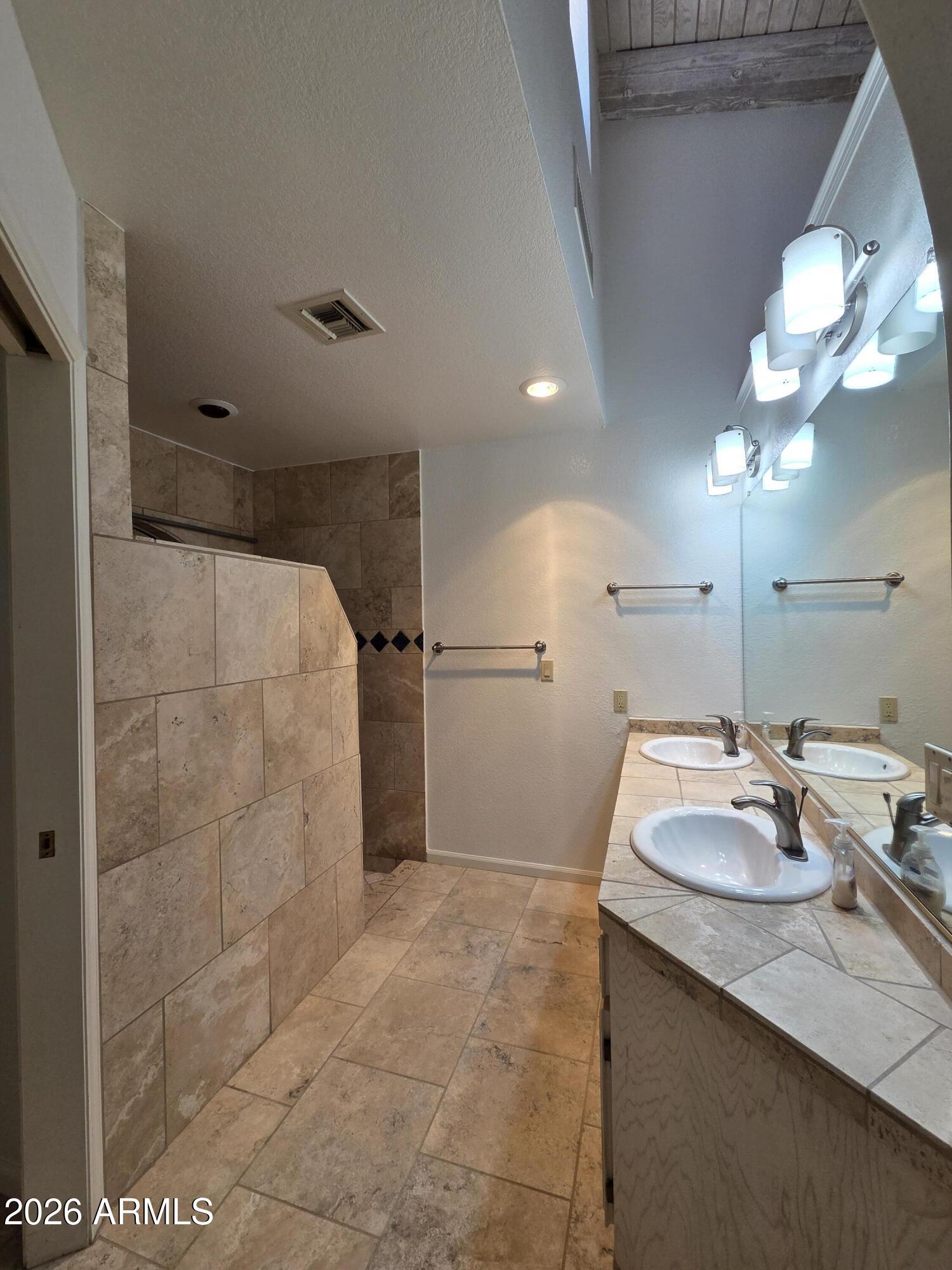 DOUBLEGATE - Residential