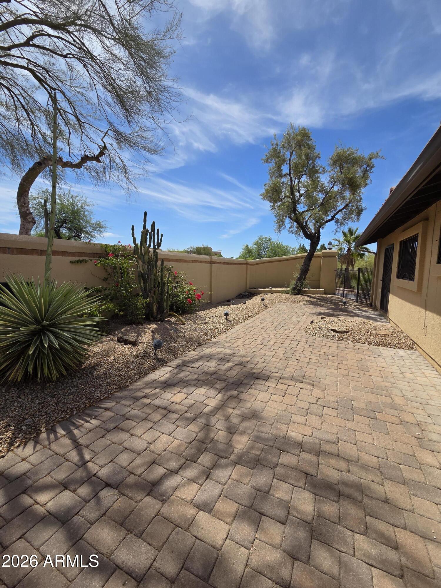 DOUBLEGATE - Residential