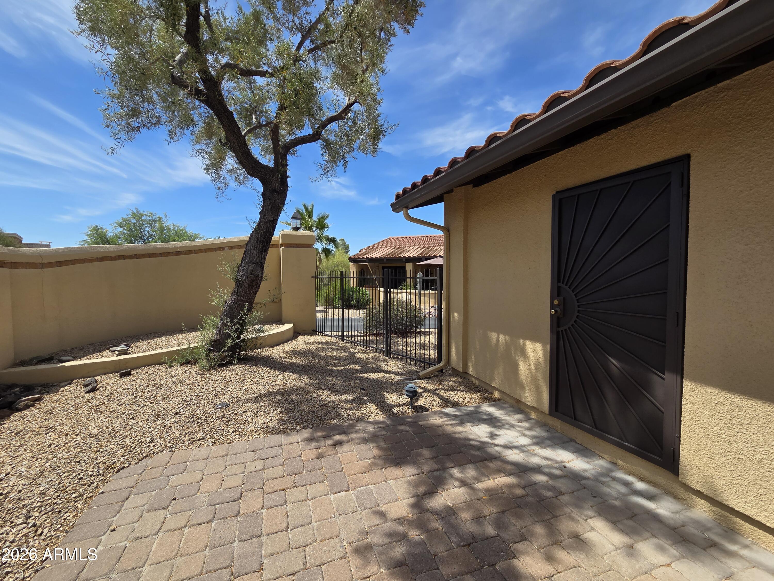 DOUBLEGATE - Residential