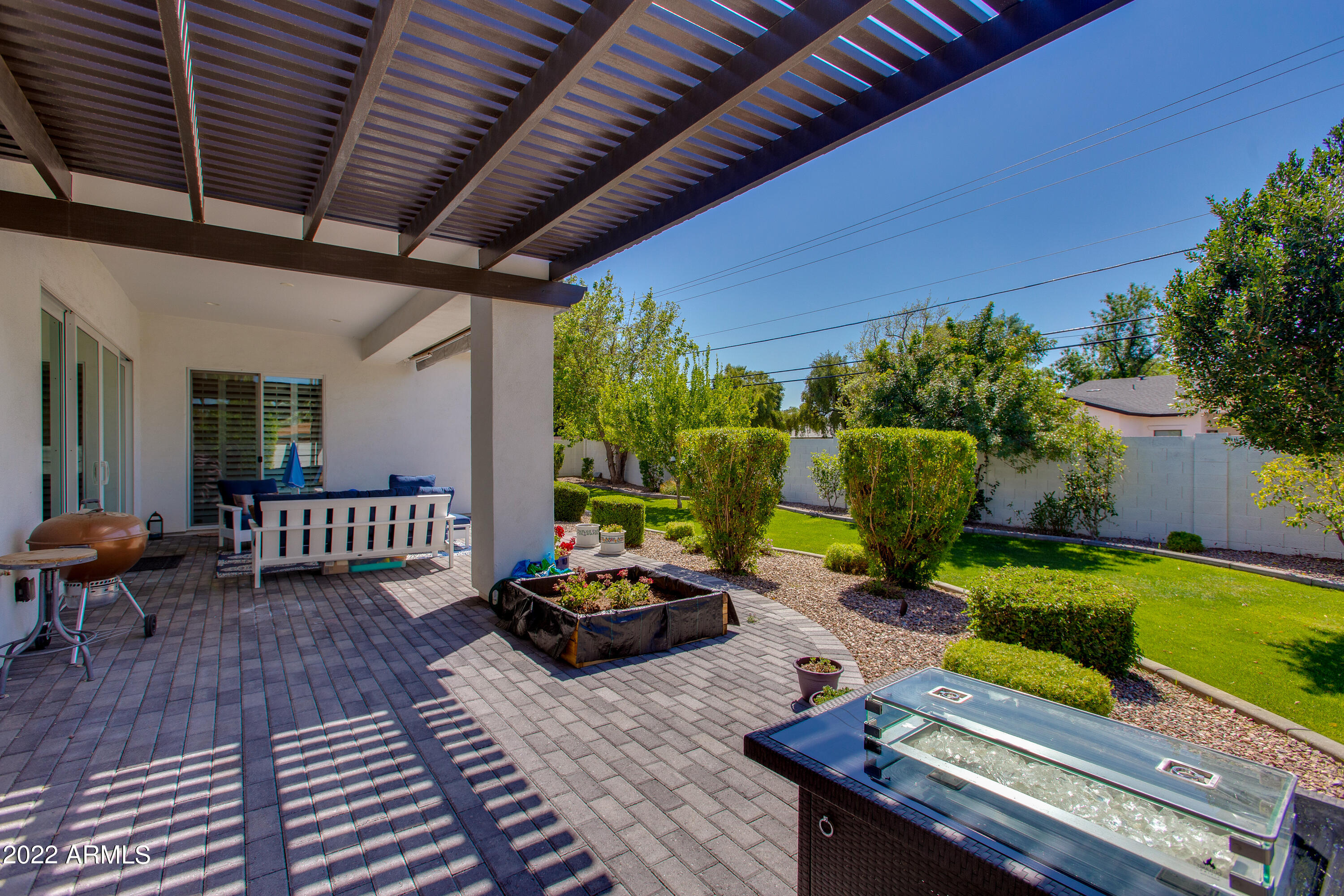 CAMELBACK VILLA - Residential