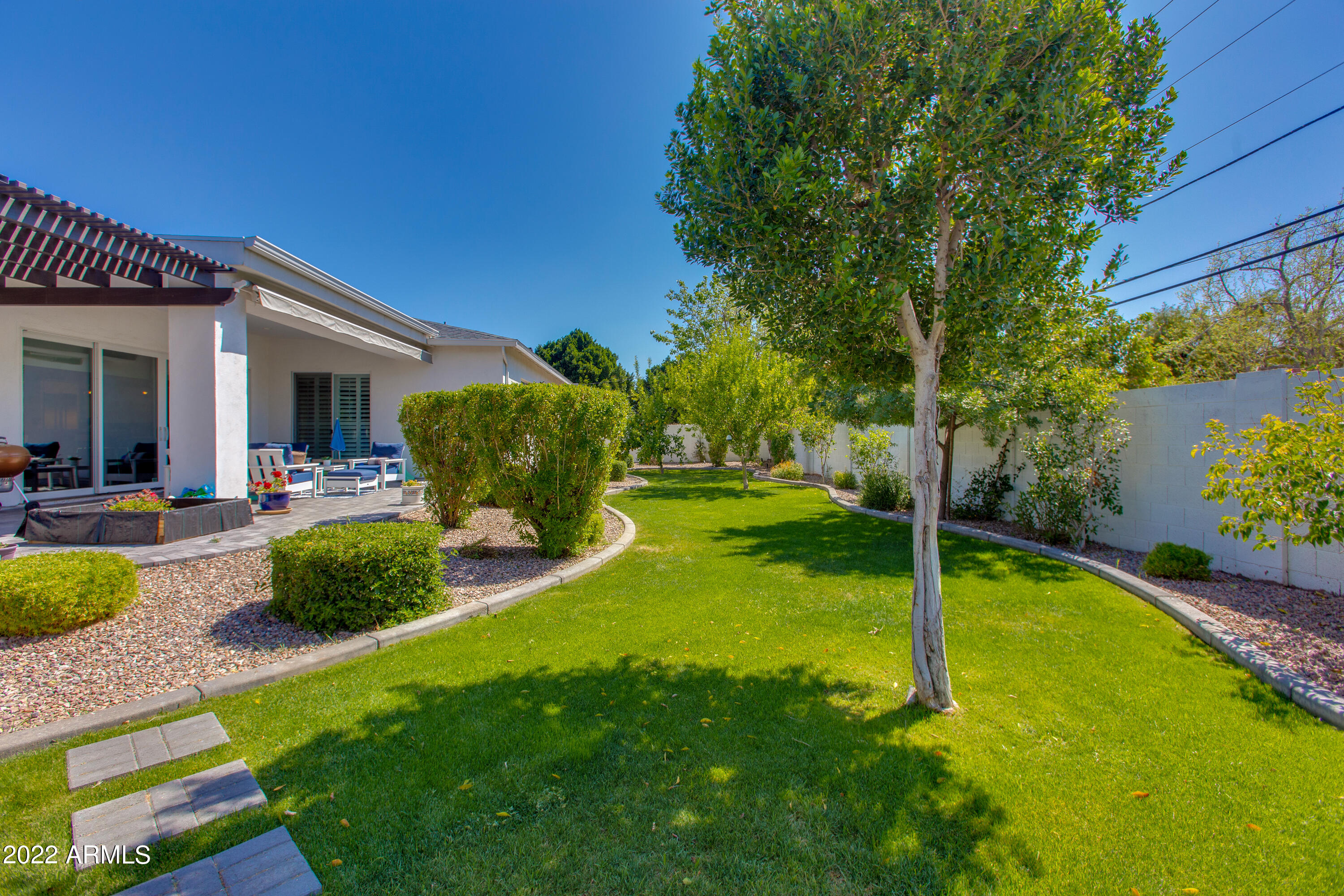 CAMELBACK VILLA - Residential