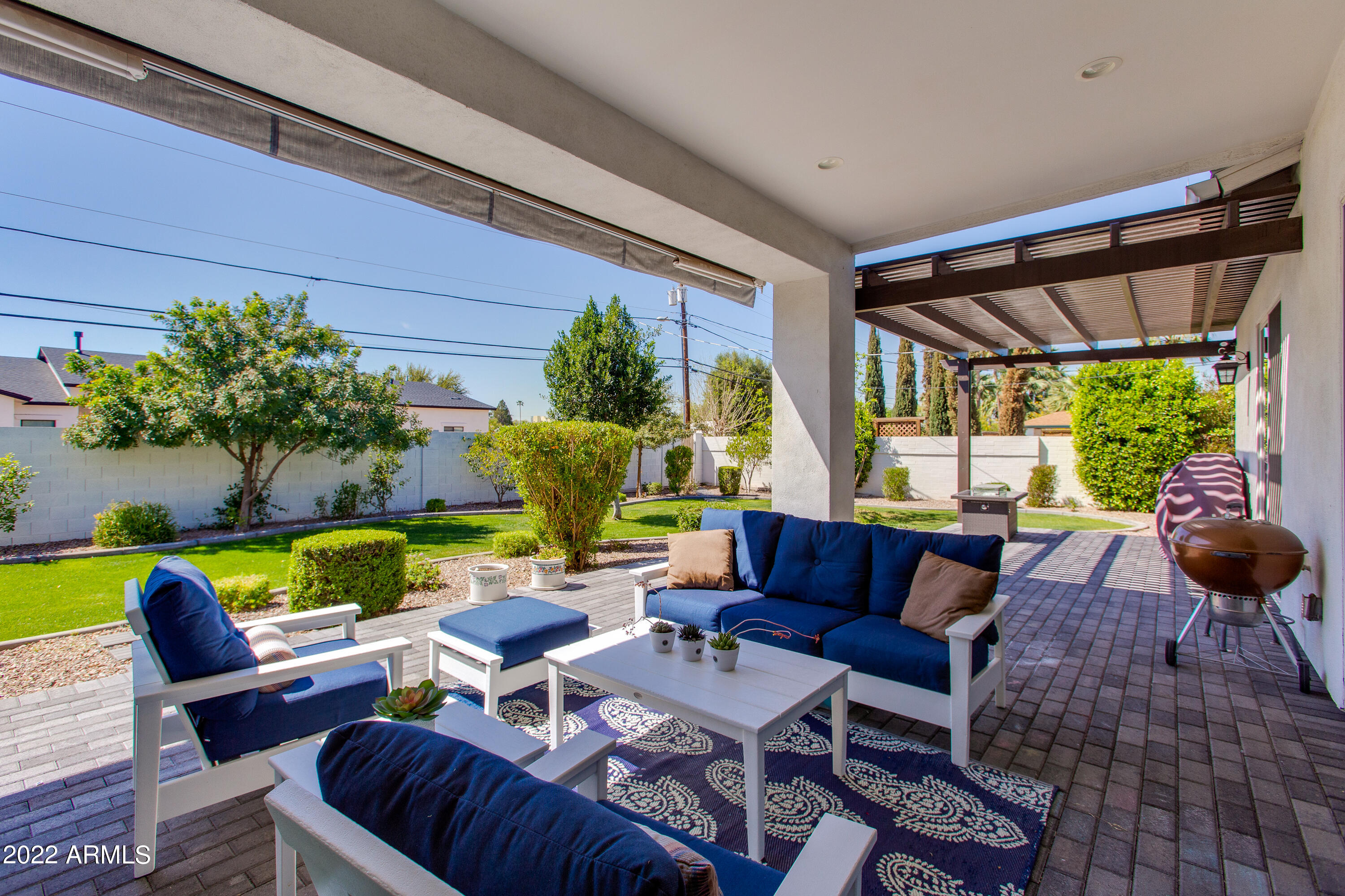 CAMELBACK VILLA - Residential