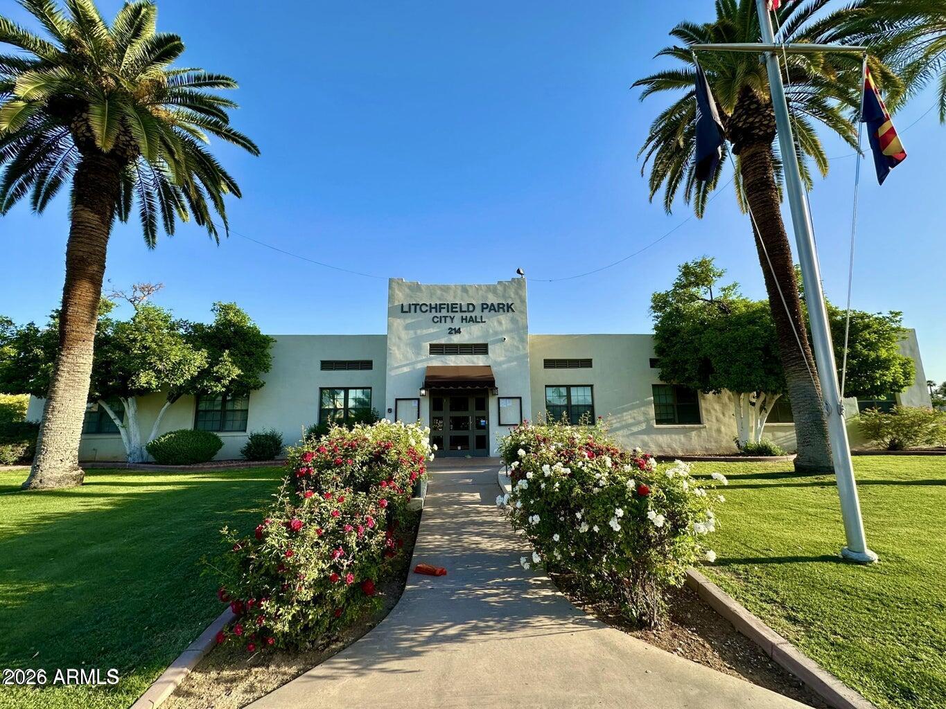 LA CASA LINDA CONDOMINIUM - Residential