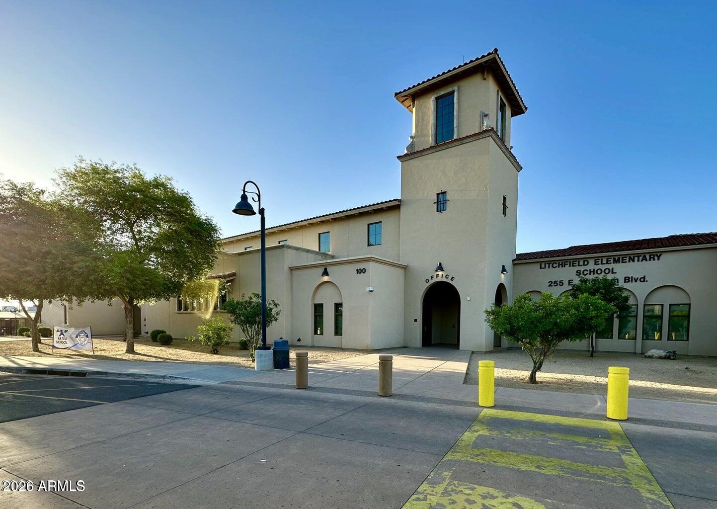 LA CASA LINDA CONDOMINIUM - Residential