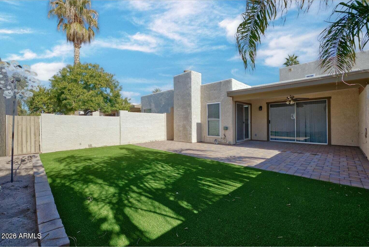 LA CASA LINDA CONDOMINIUM - Residential
