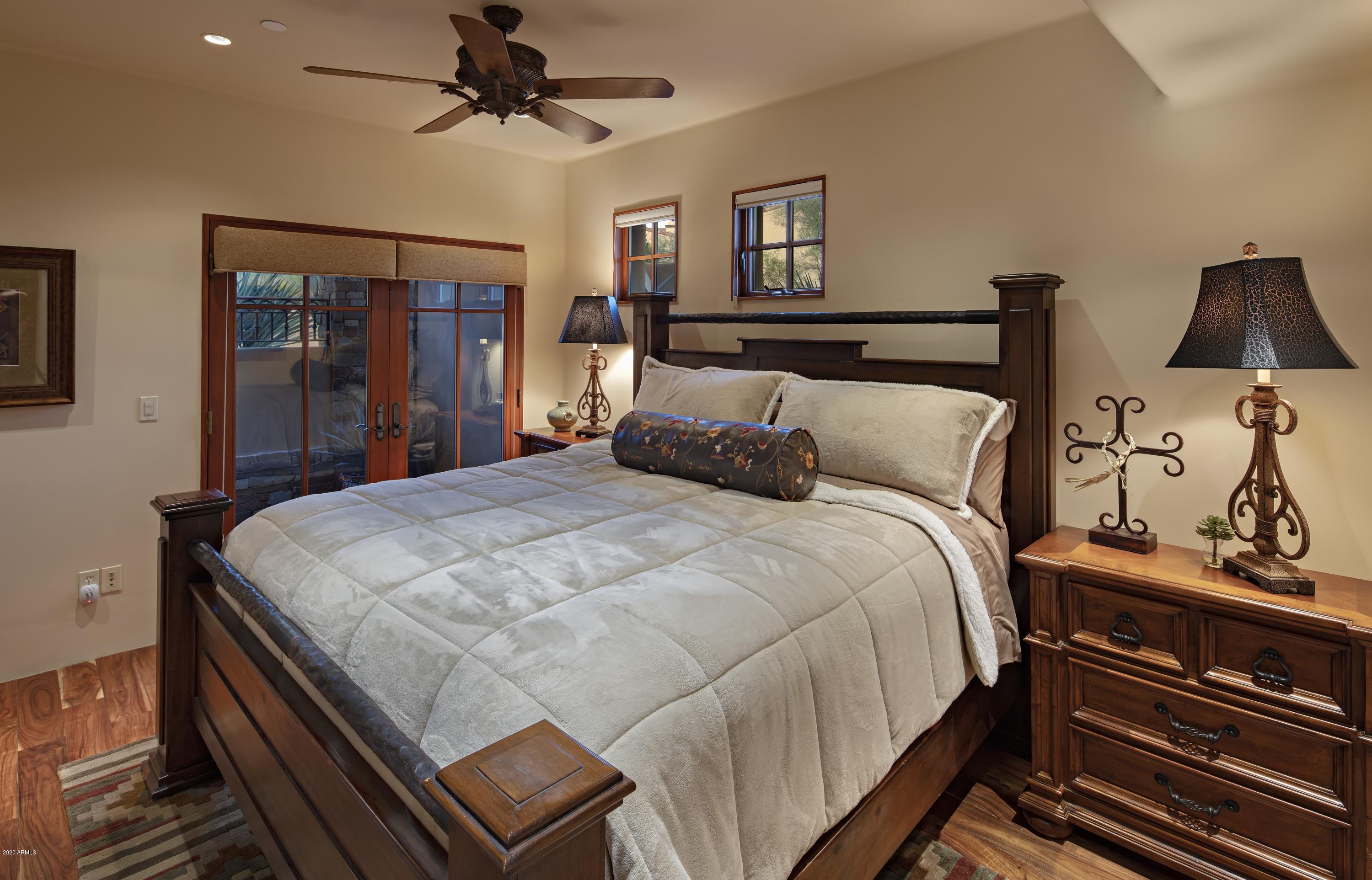 WHISPER ROCK - Residential